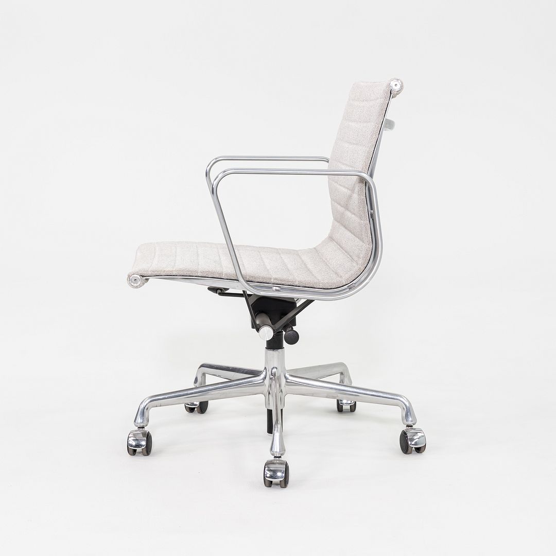 Aluminum Group Management Desk Chair, Model EA335