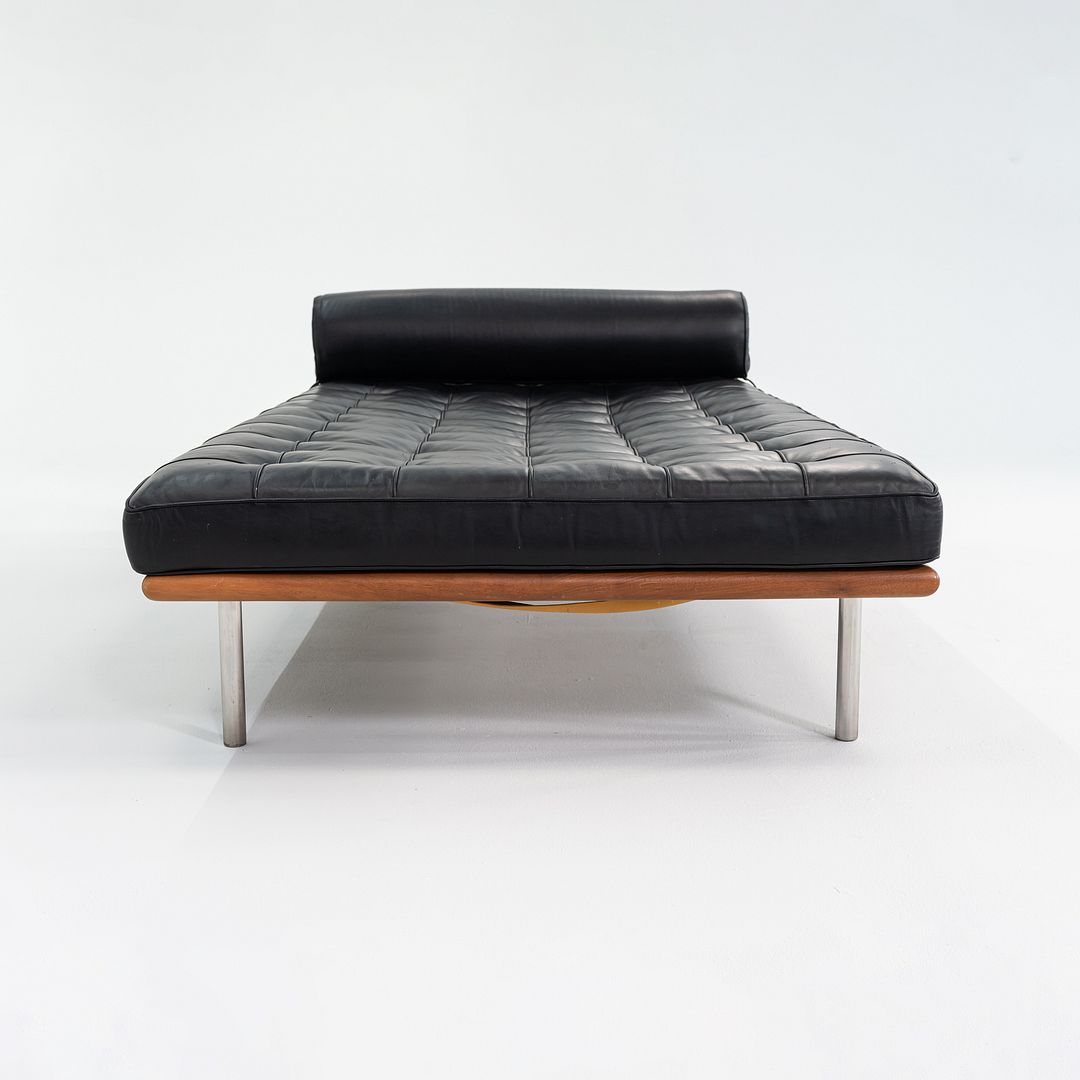 Barcelona Couch, Model 258L
