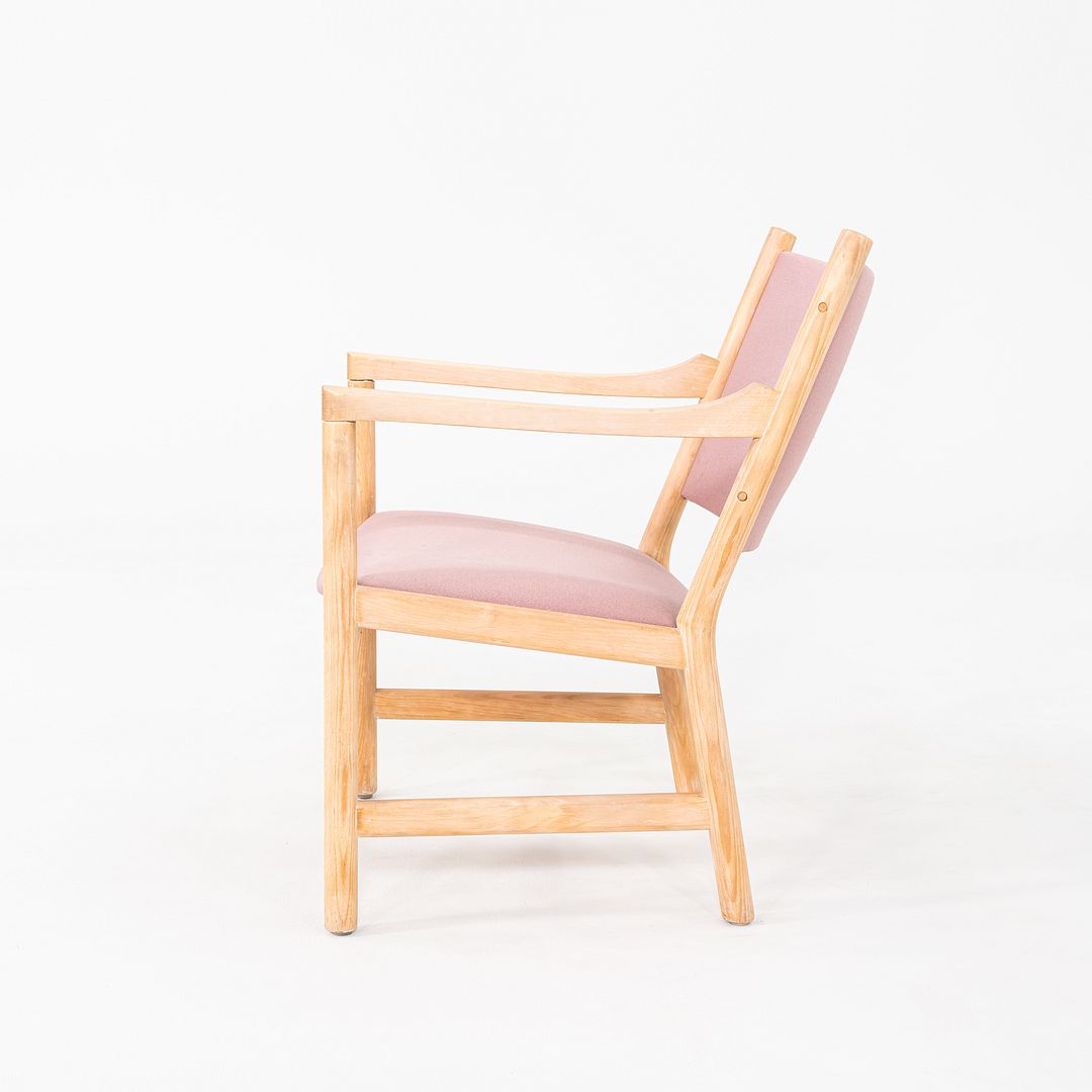 CH-52 Lounge Chair
