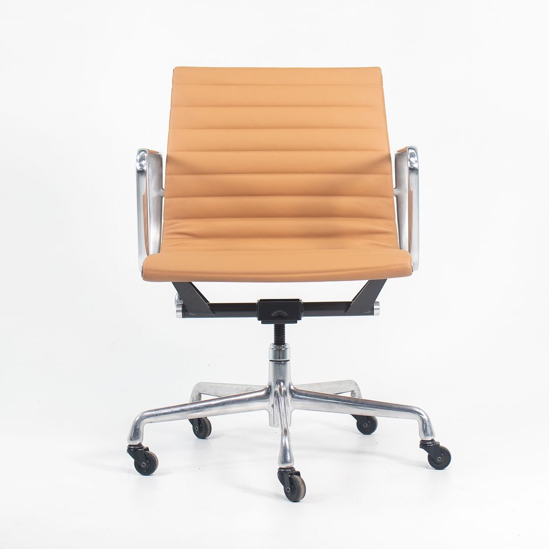 Eames Aluminum Group Management Chair