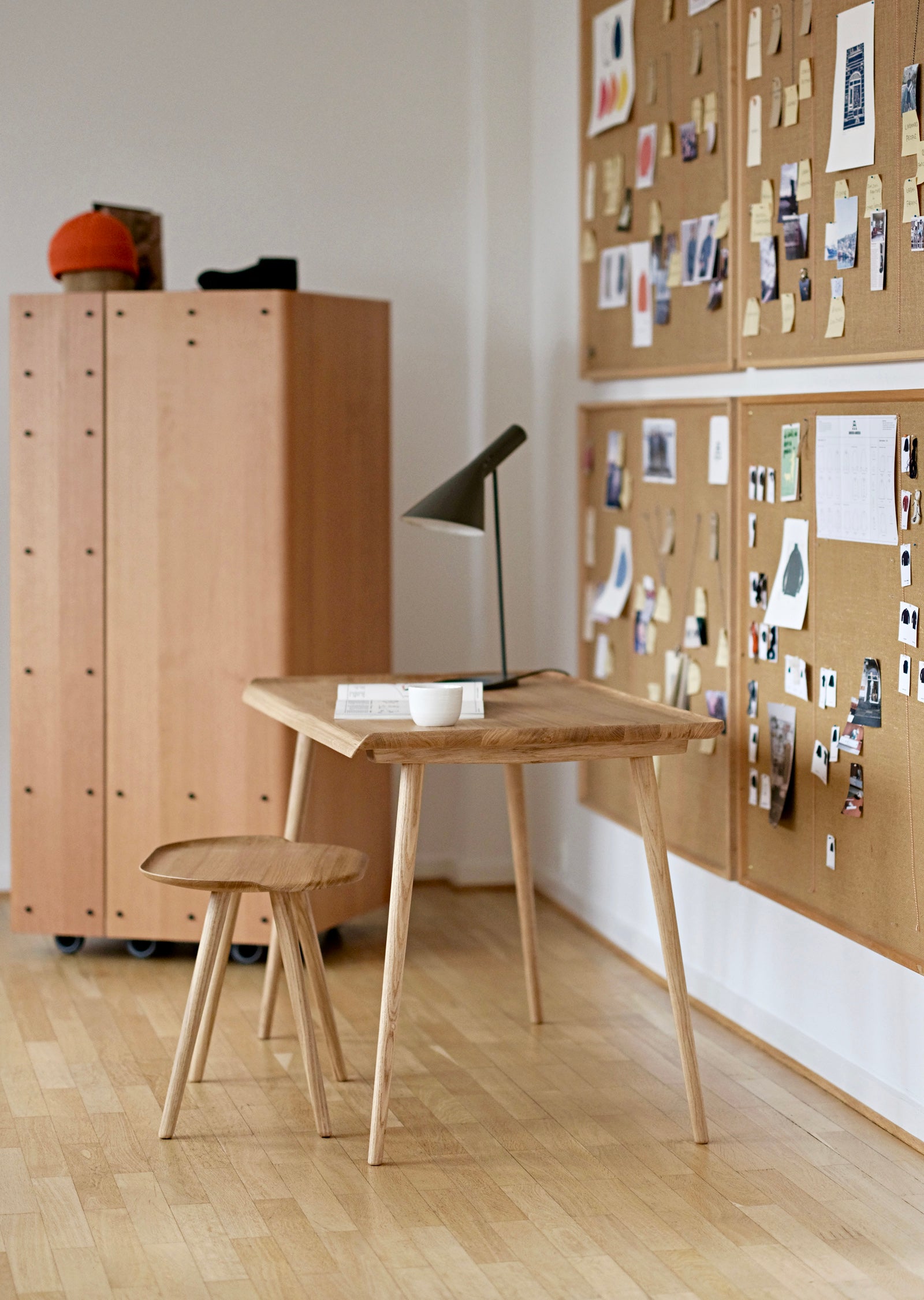 Aakande Stool — 4 Legs
