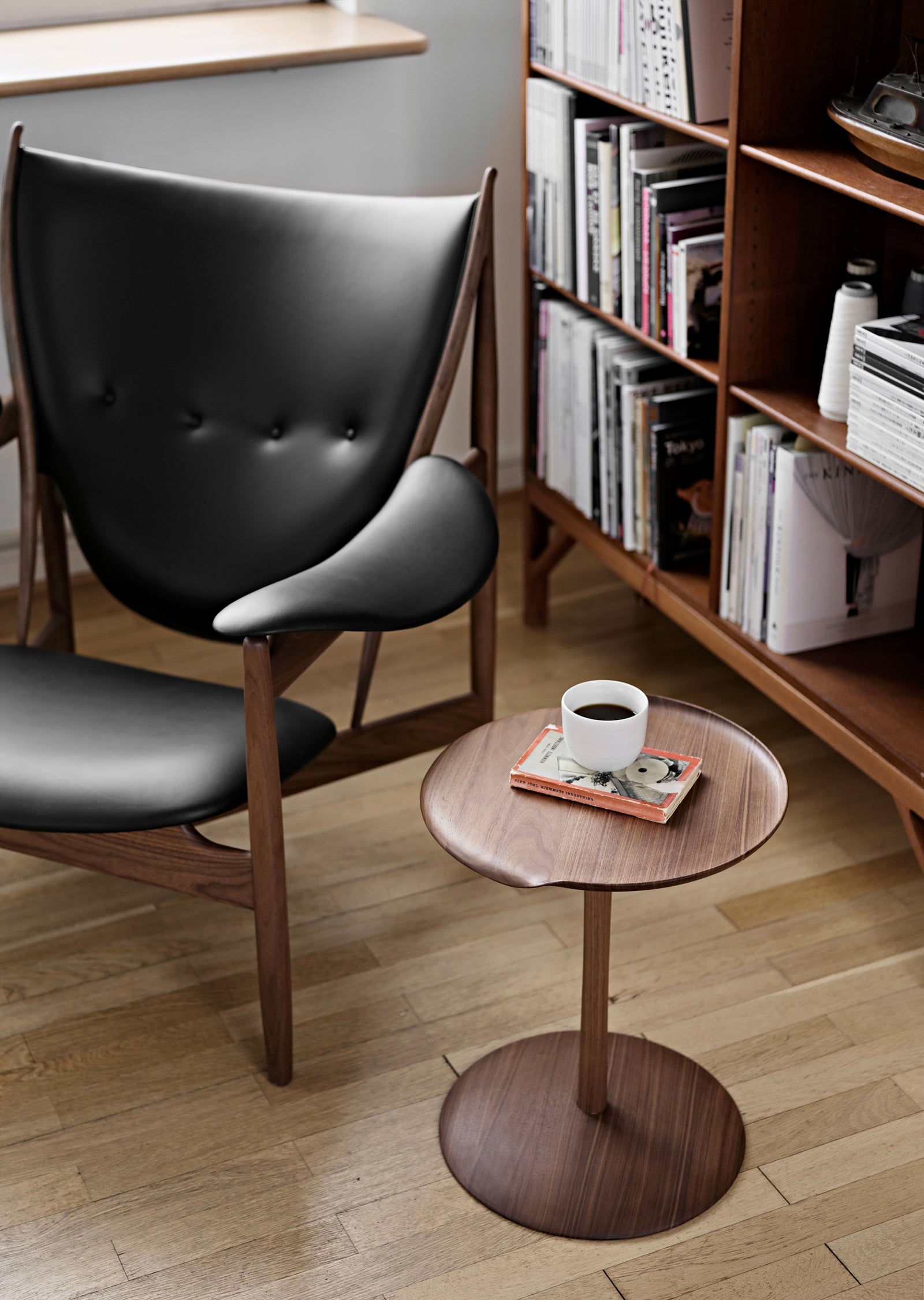 Aakande Side Table