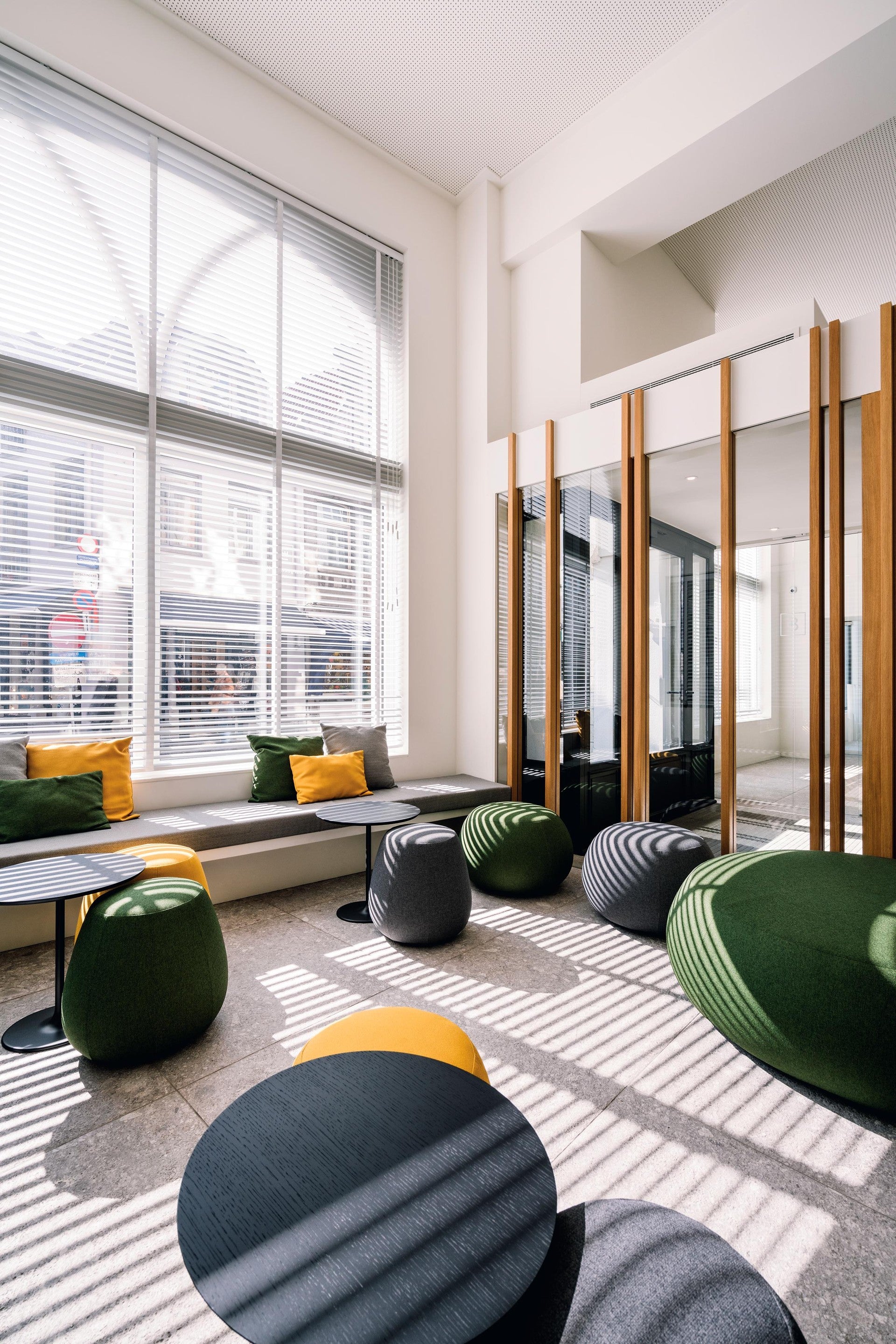 Pix Ottoman — Outdoor