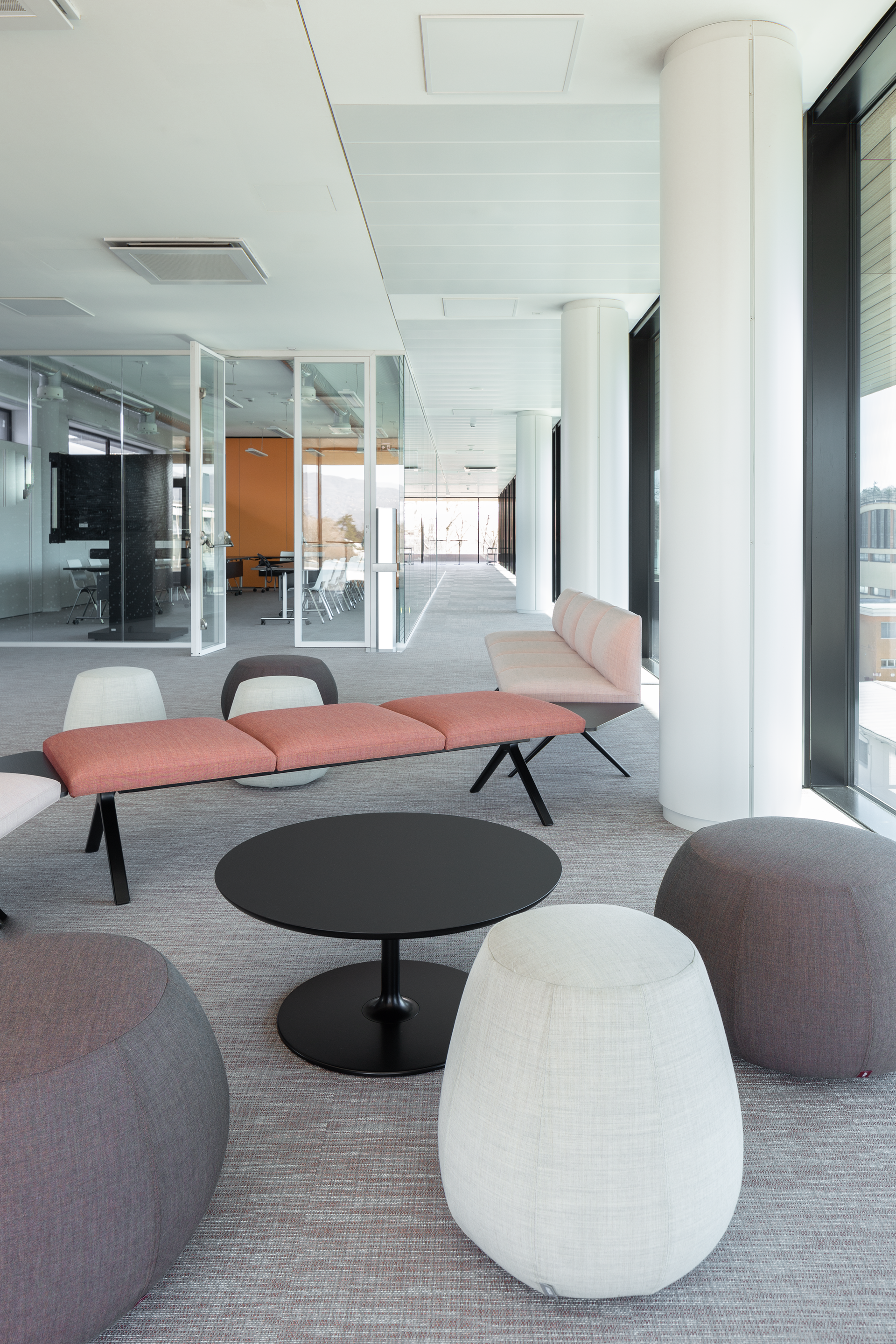 Pix Ottoman — Outdoor