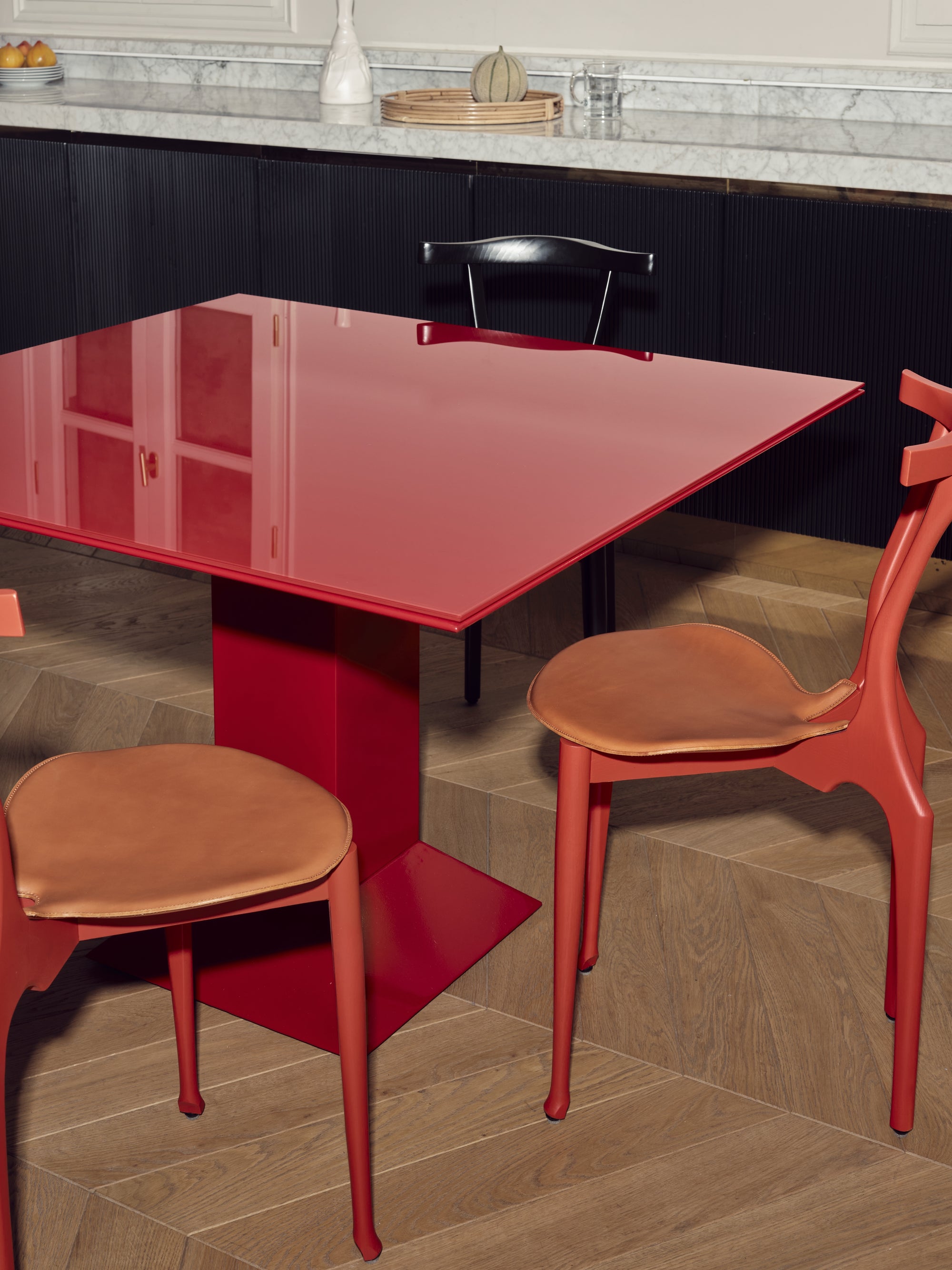 Mettsass Dining Table