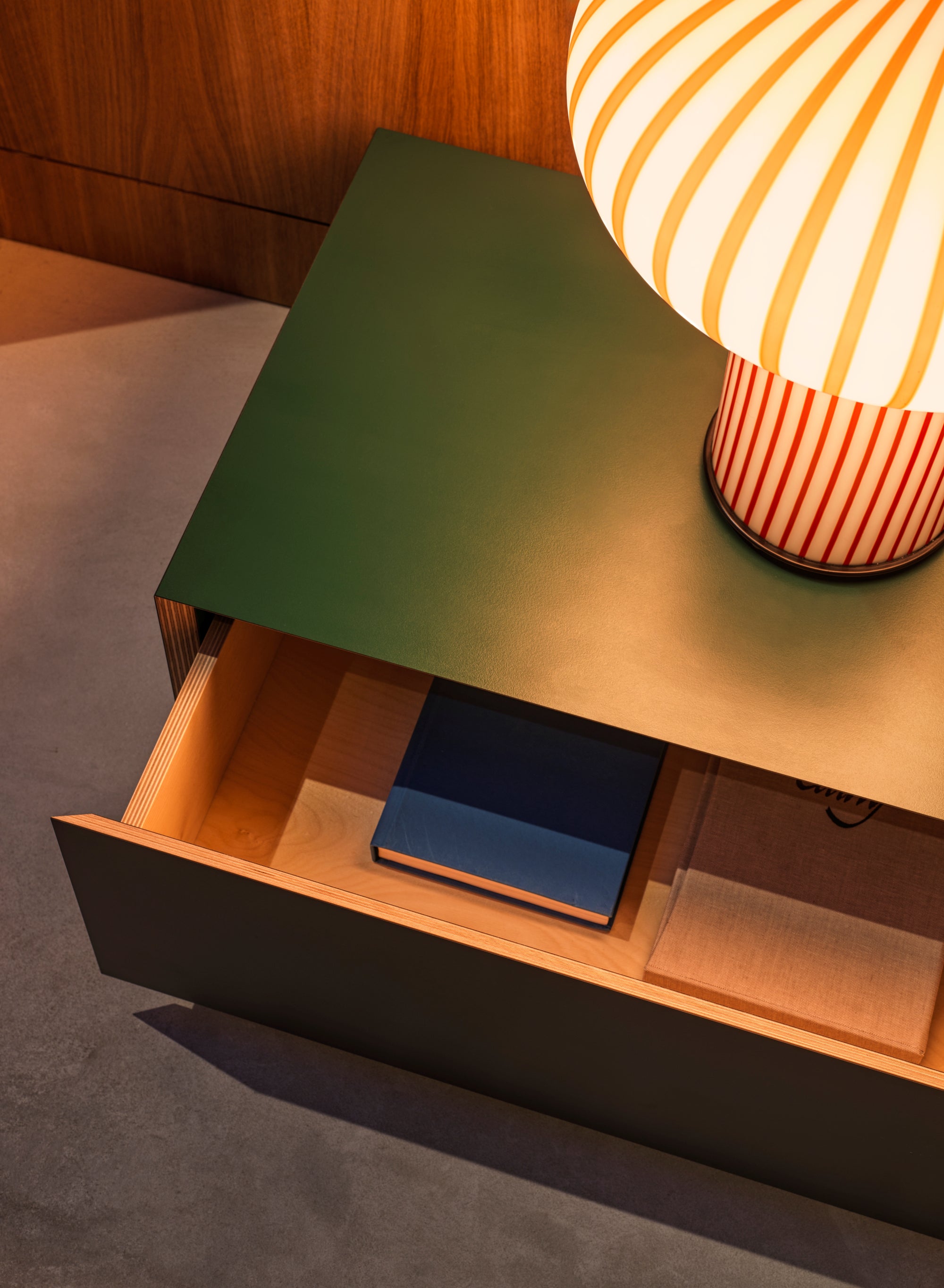 Bloc Coffee / Side Table