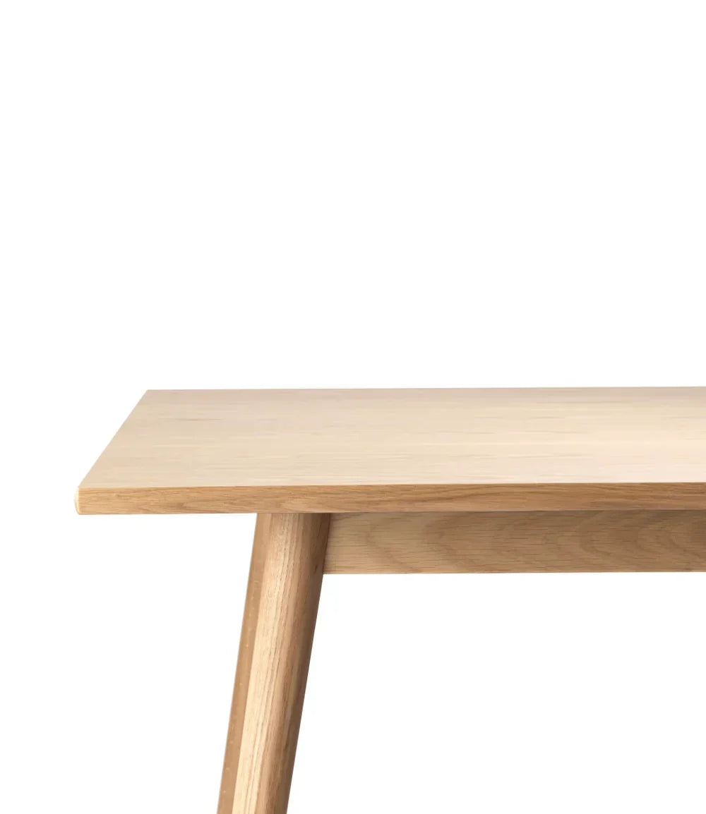 C35C Dining Table — Nature Lacquered Oak