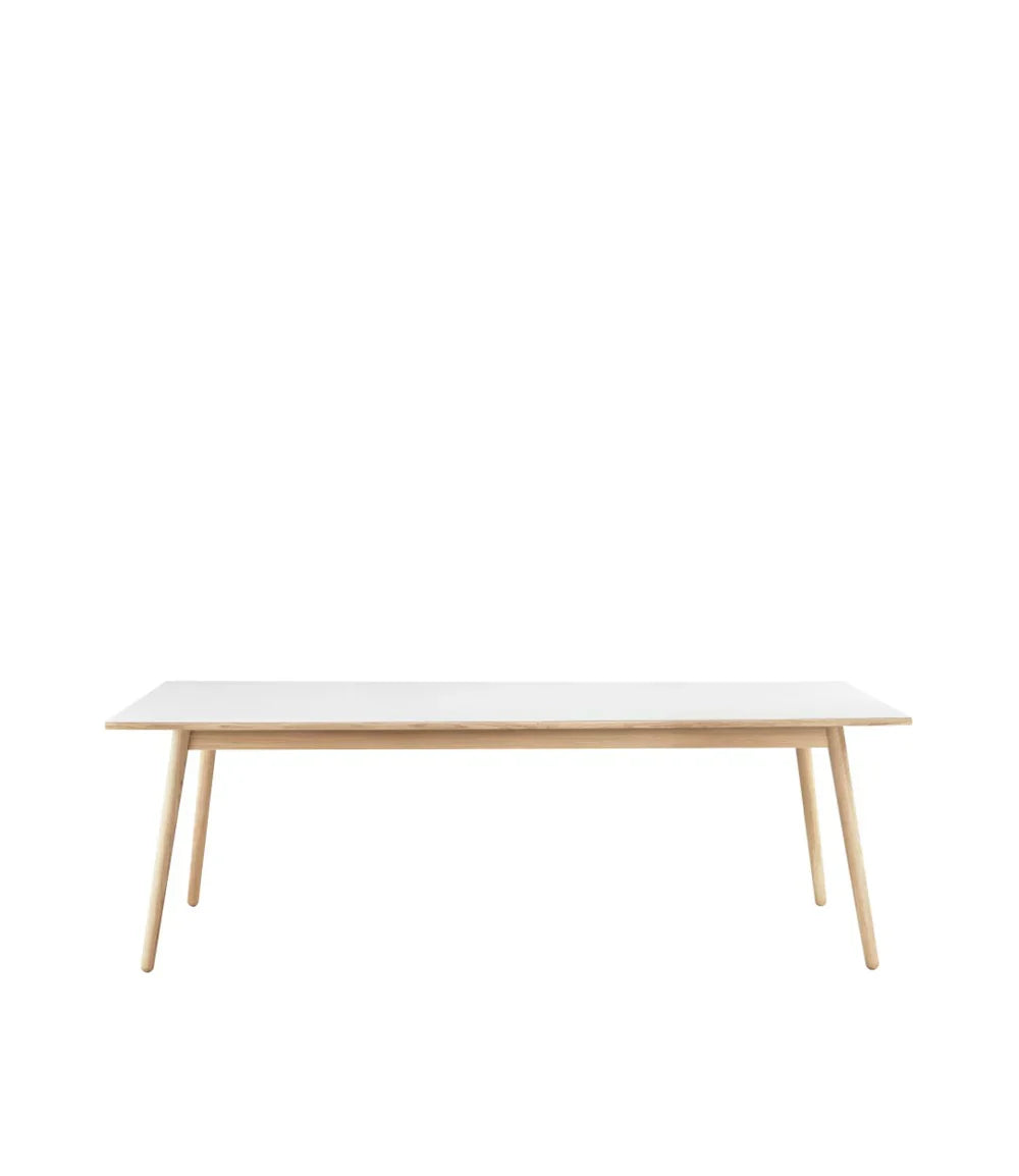 C35C Dining Table — Nature Lacquered Oak/Light Grey Linoleum