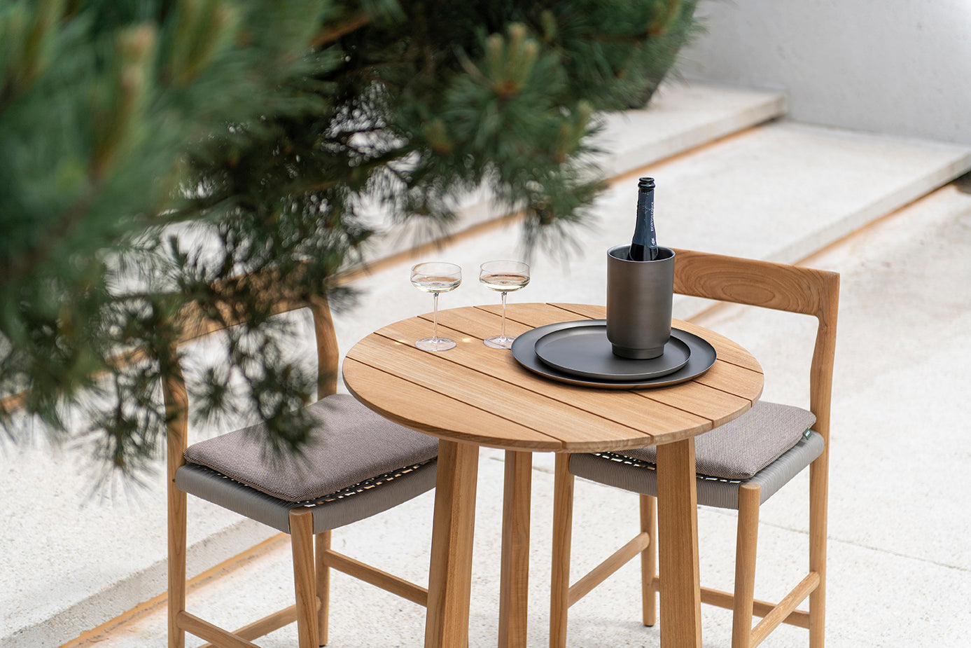Atrani Bar Table