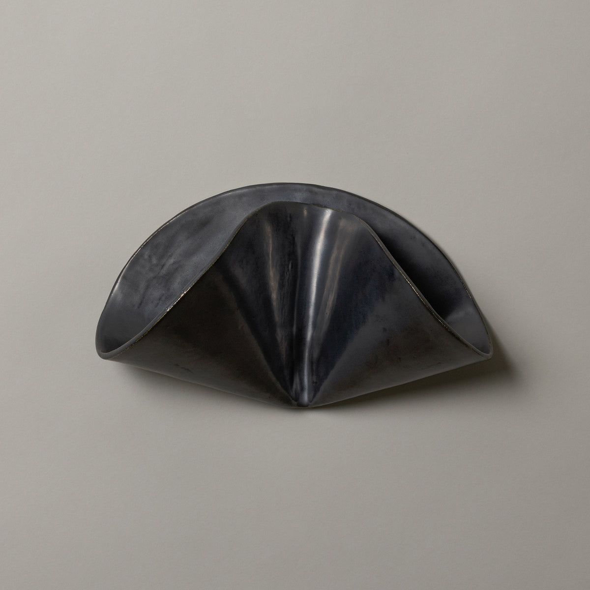 Shado Sconce