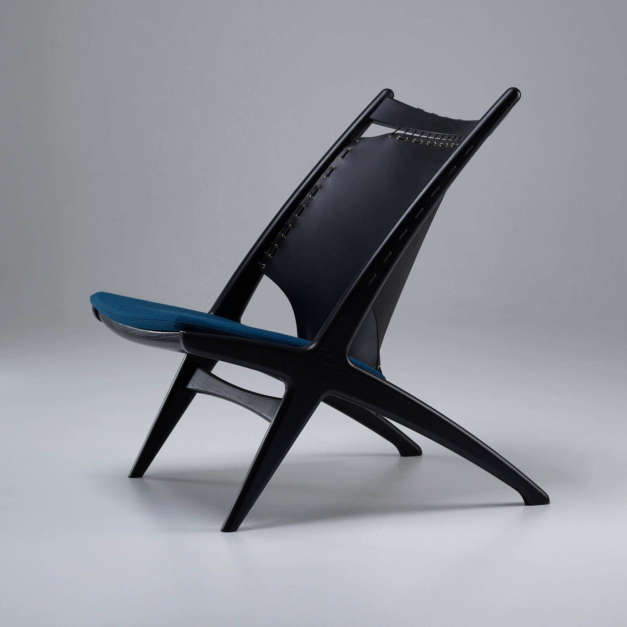 Krysset Lounge Chair