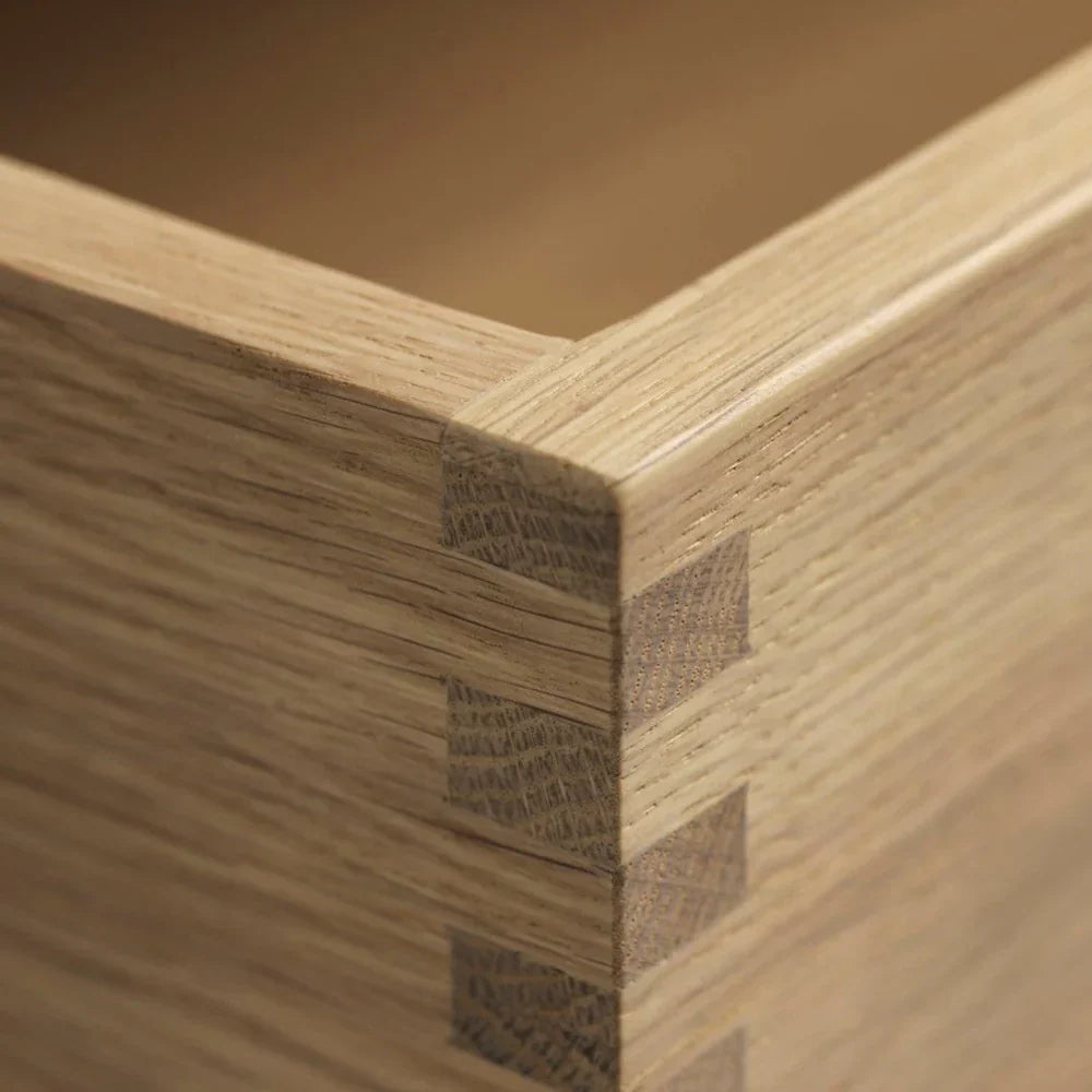 F24 Bench — Nature Lacquered Oak