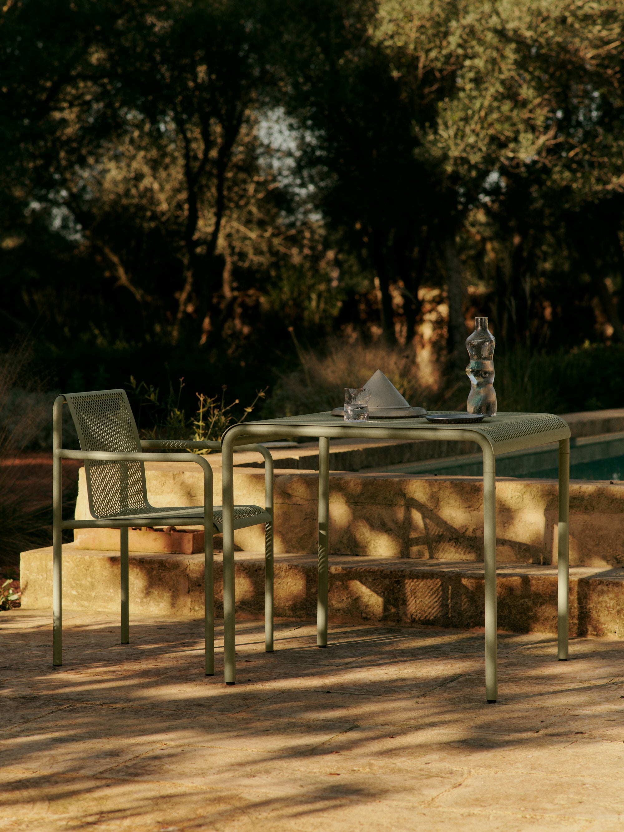 Dapple Dining Table