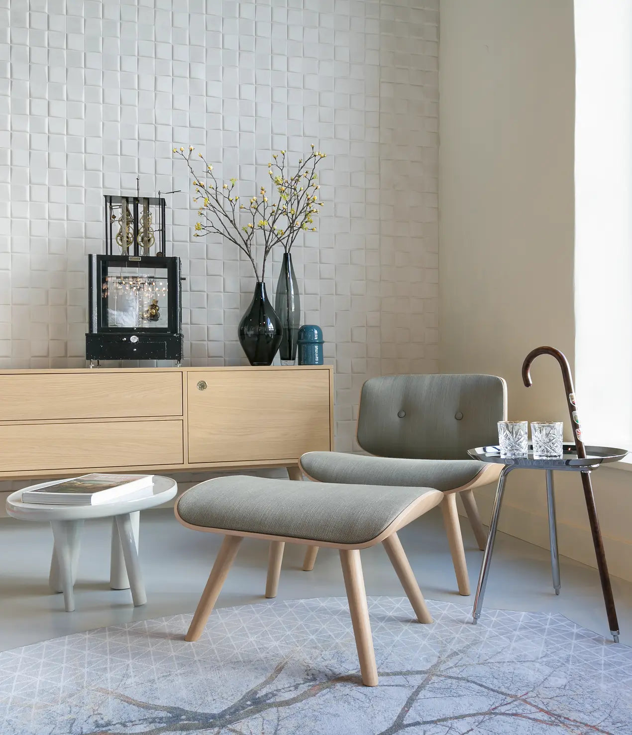 Nut Lounge Chair