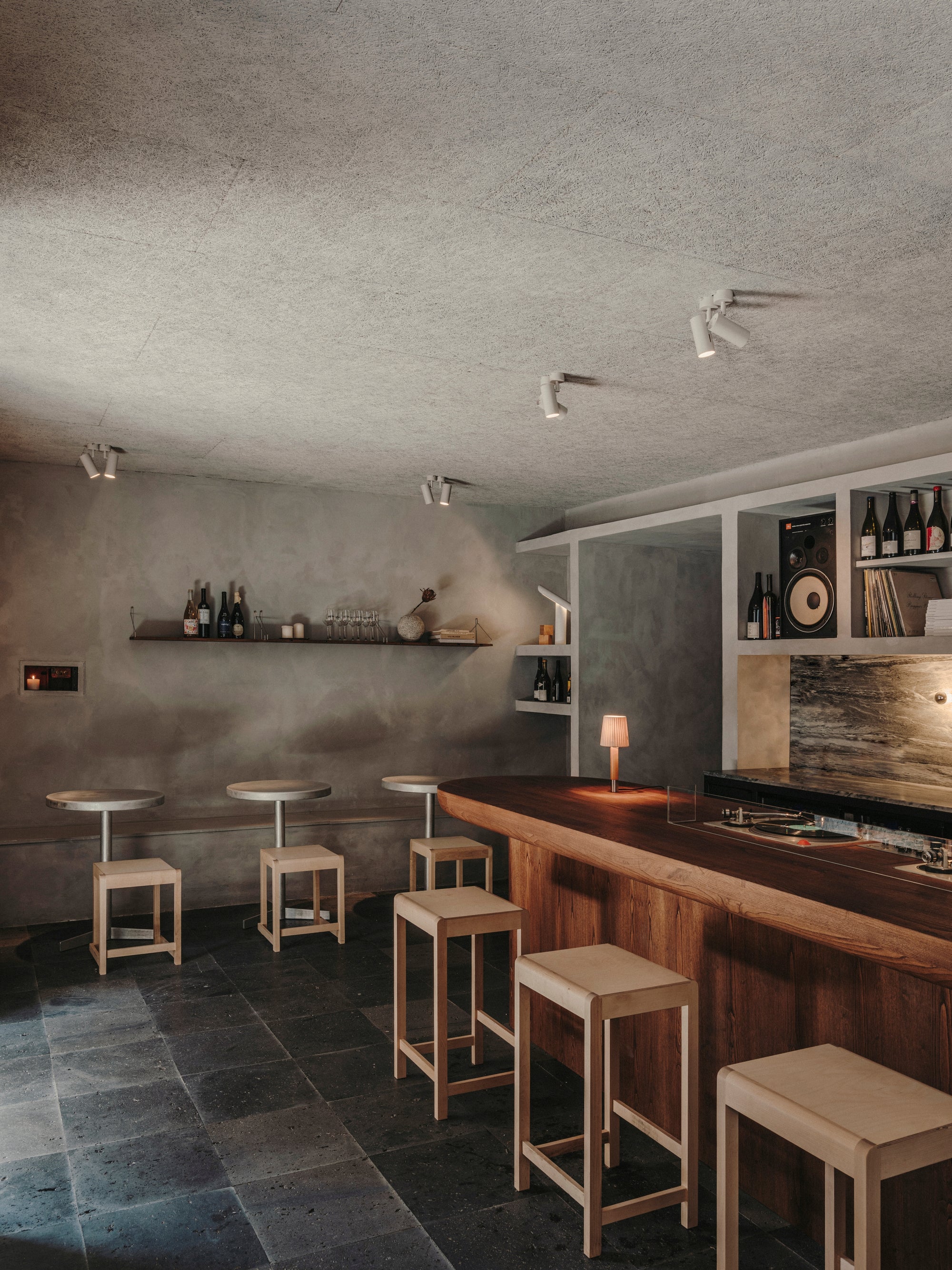 01 Bar and Counter Stool