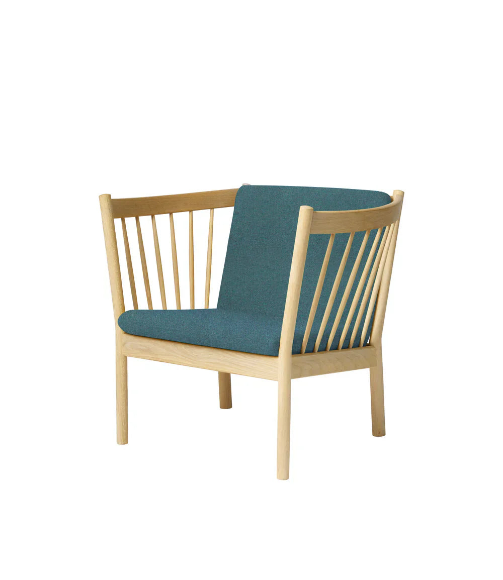 J146 Armchair — Nature Lacquered Oak / Green