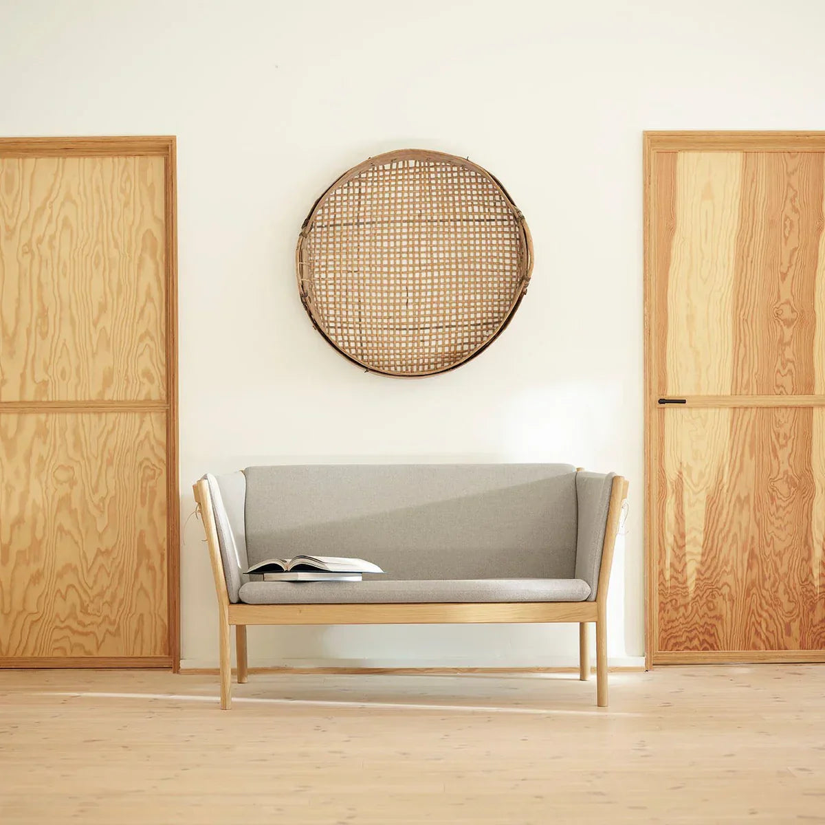 J148 2-Person Sofa — Nature Lacquered Oak/Beige