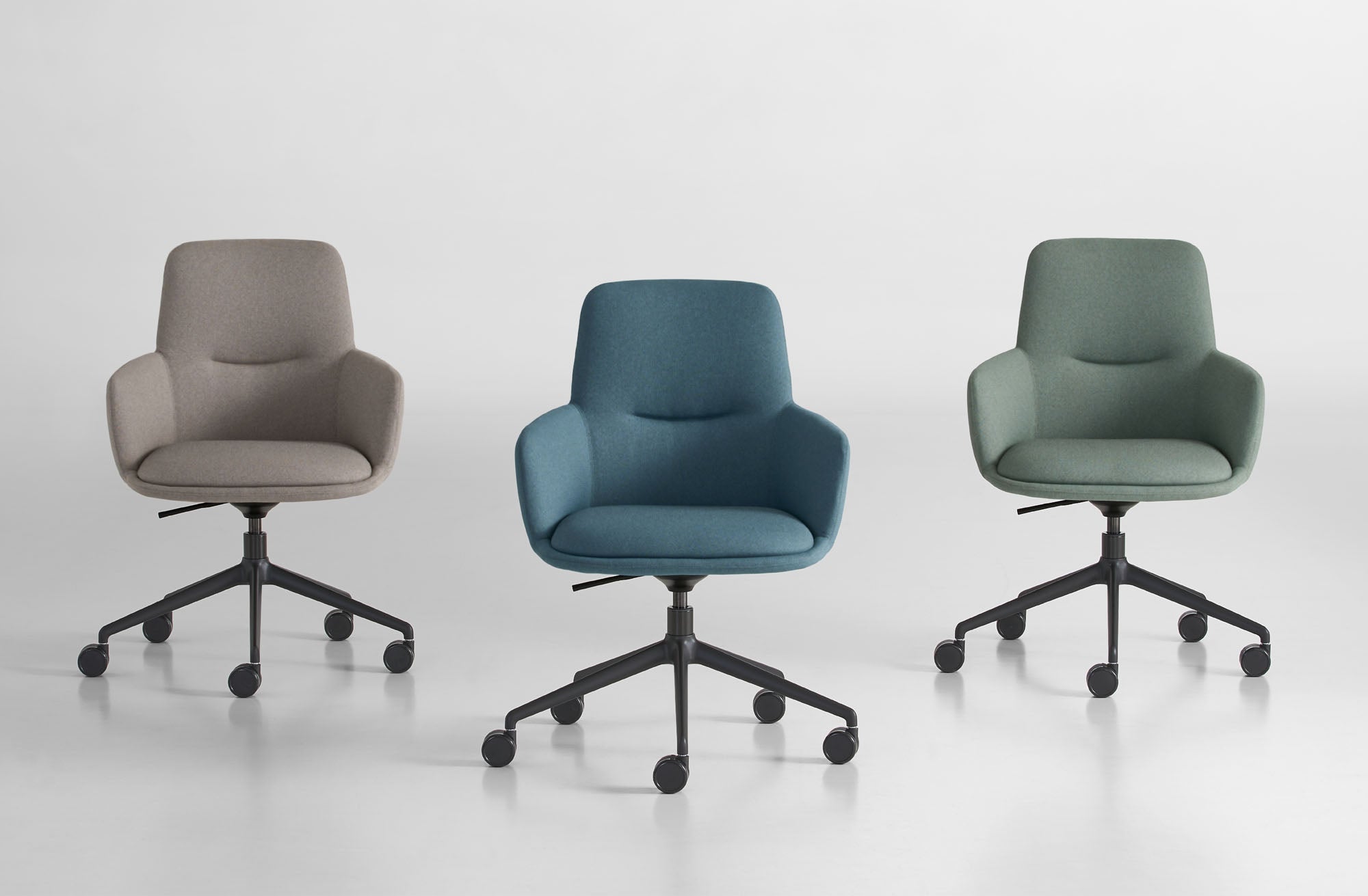 Kylo Swivel Chair — Mid-Back