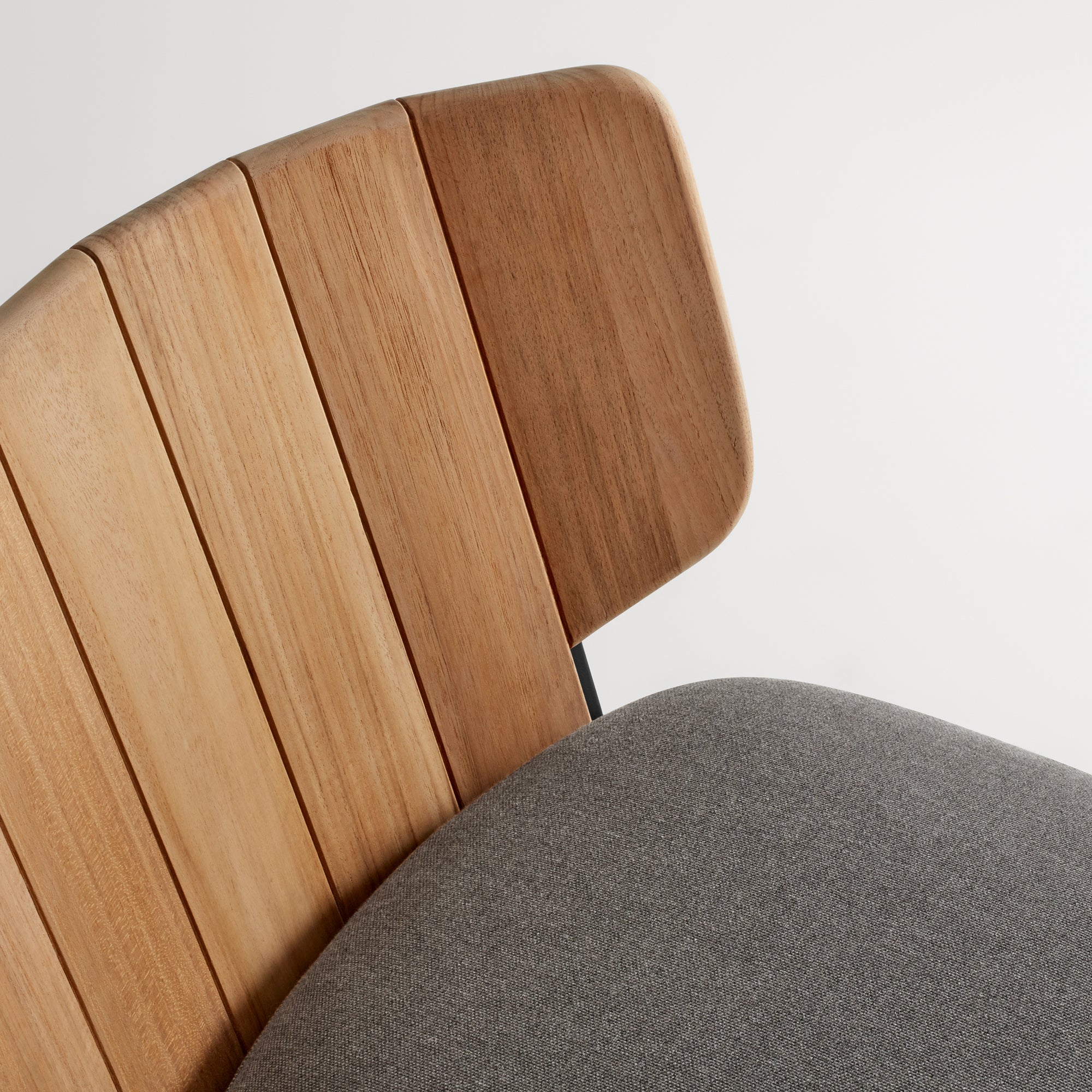 Low Fade Lounge Chair — Outdoor
