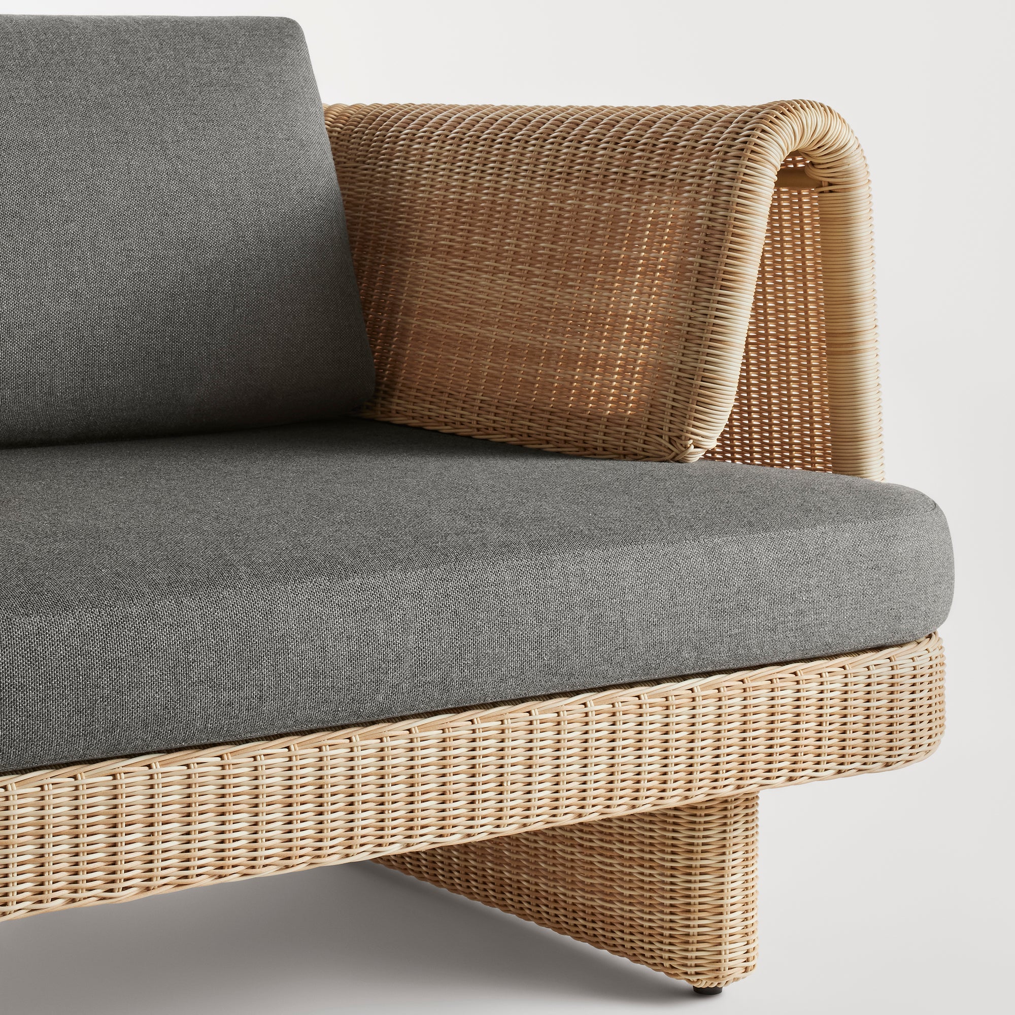 Loophole Lounge Chair — Outdoor