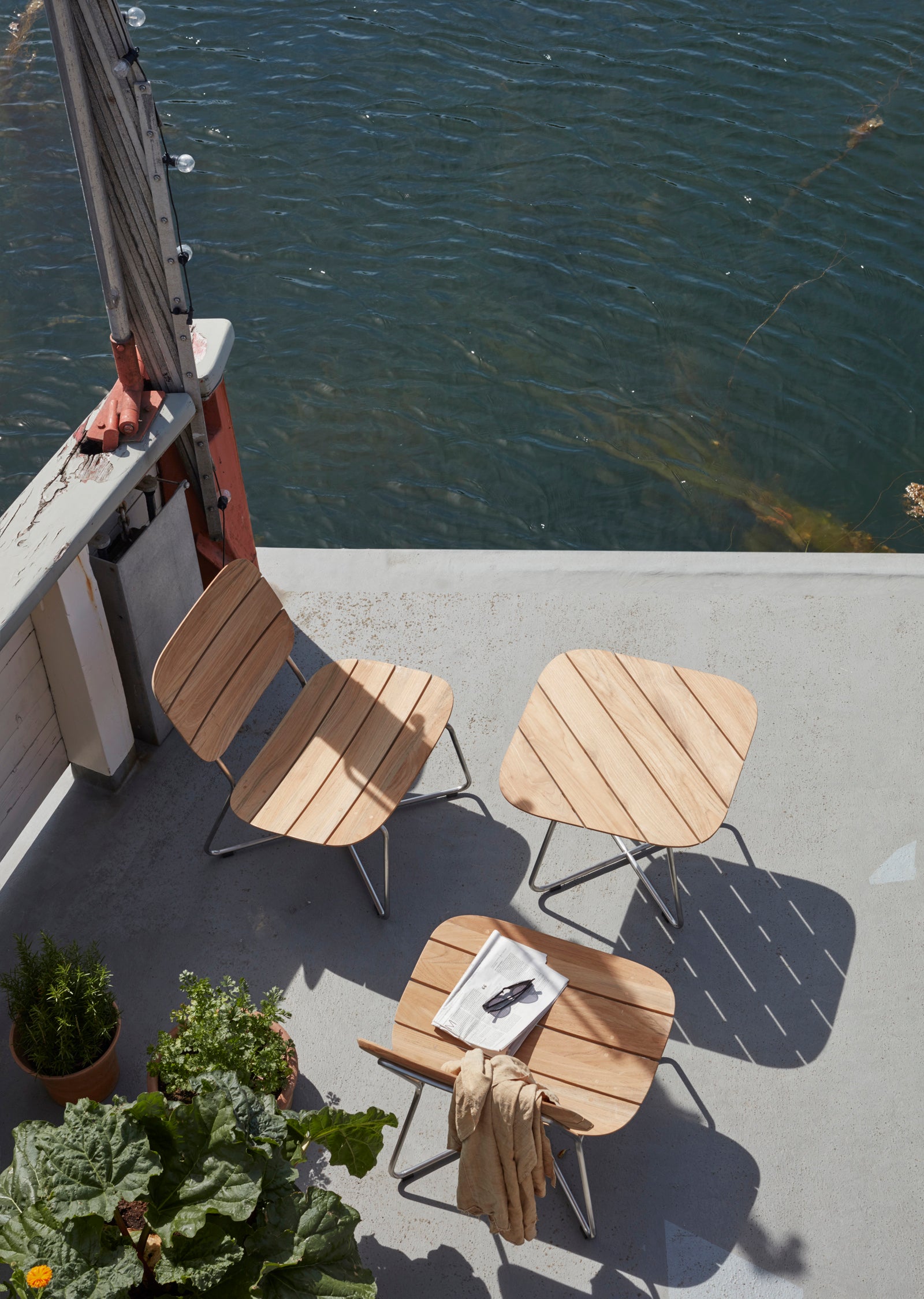 Lilium Lounge Table