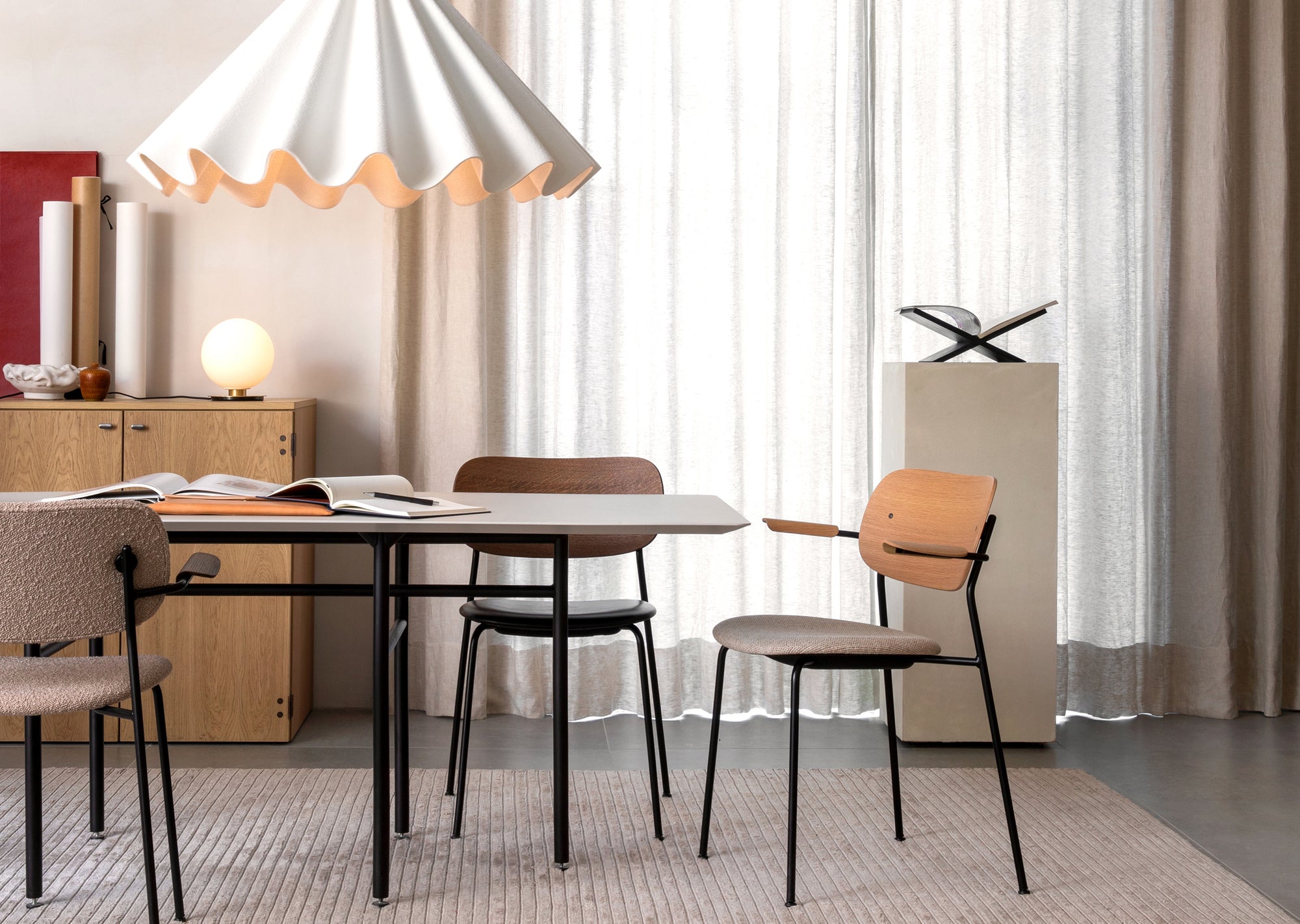 Snaregade Dining Table