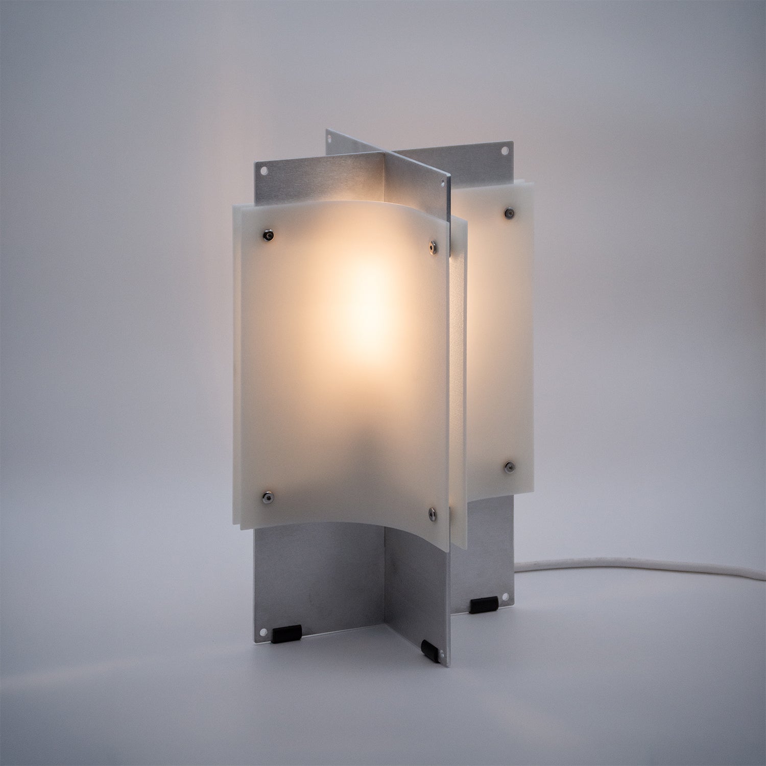 Tangent Table Lamp (MLS-01)