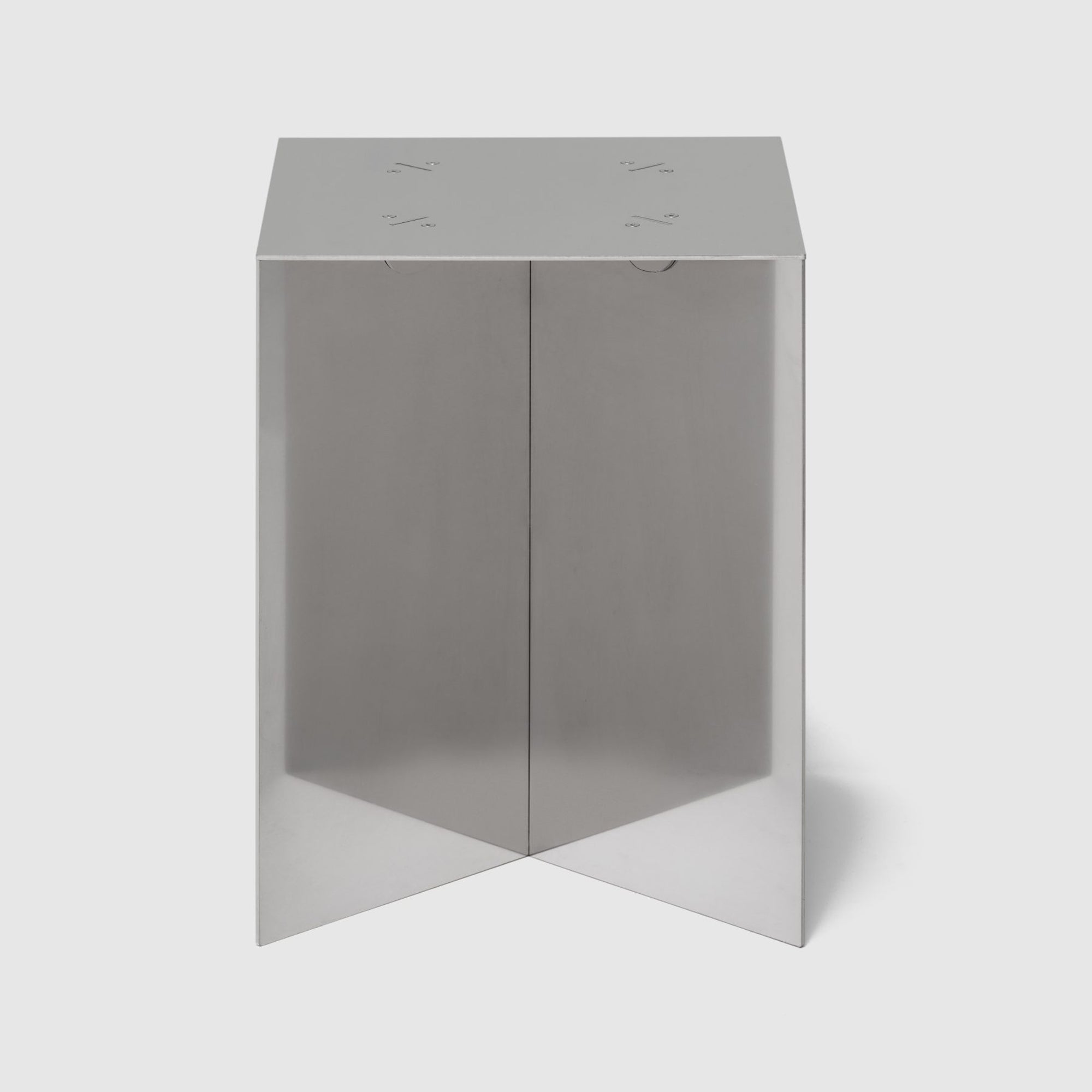 NM07 Stool