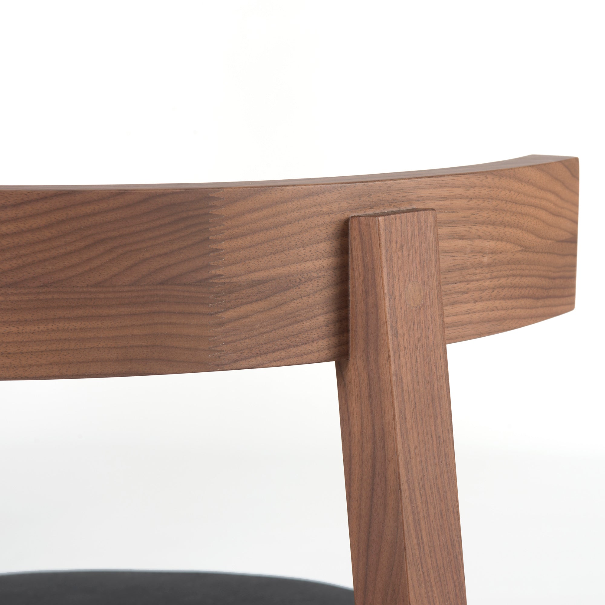 Oki Nami Chair
