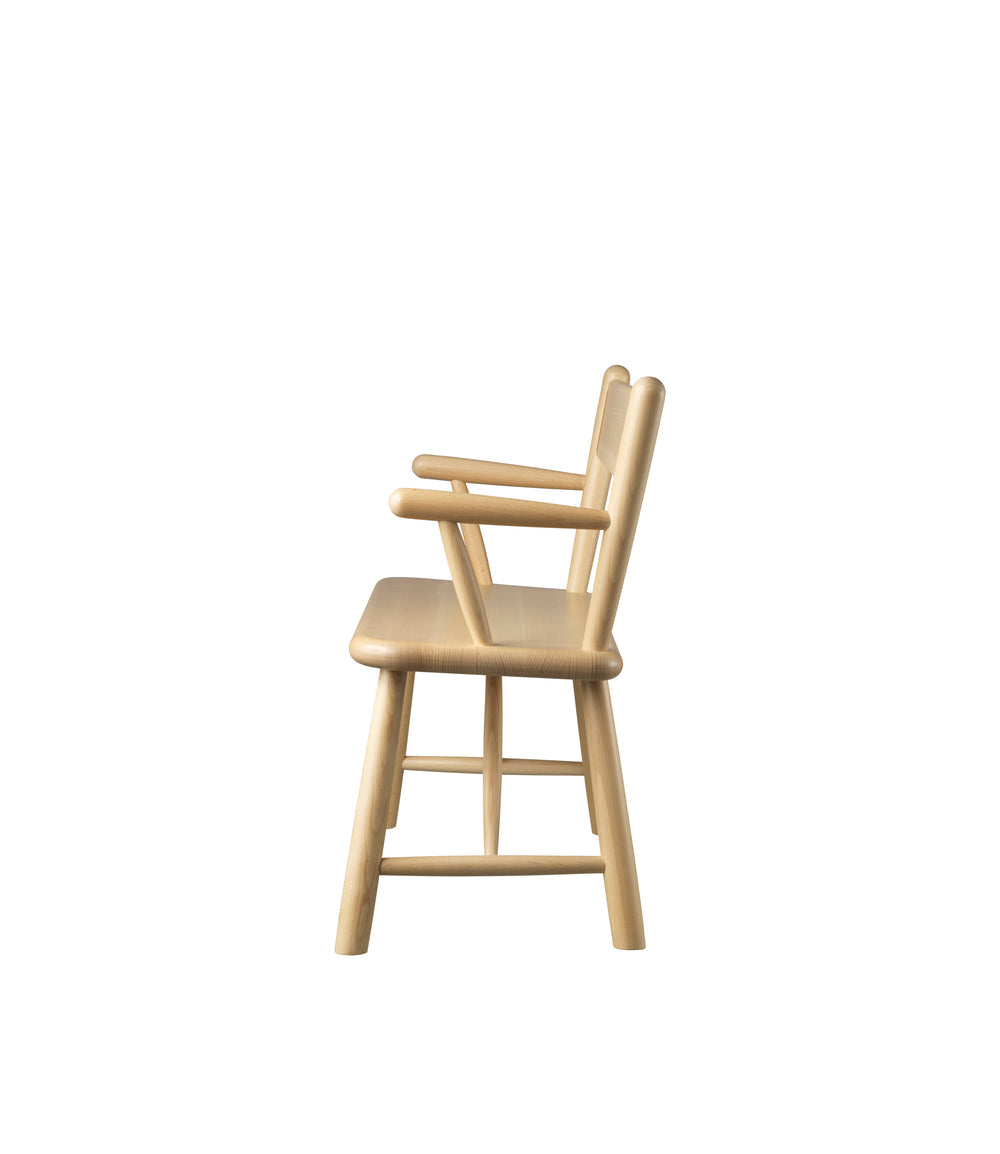 P11 Children's Bench — Nature Lacquered Beech