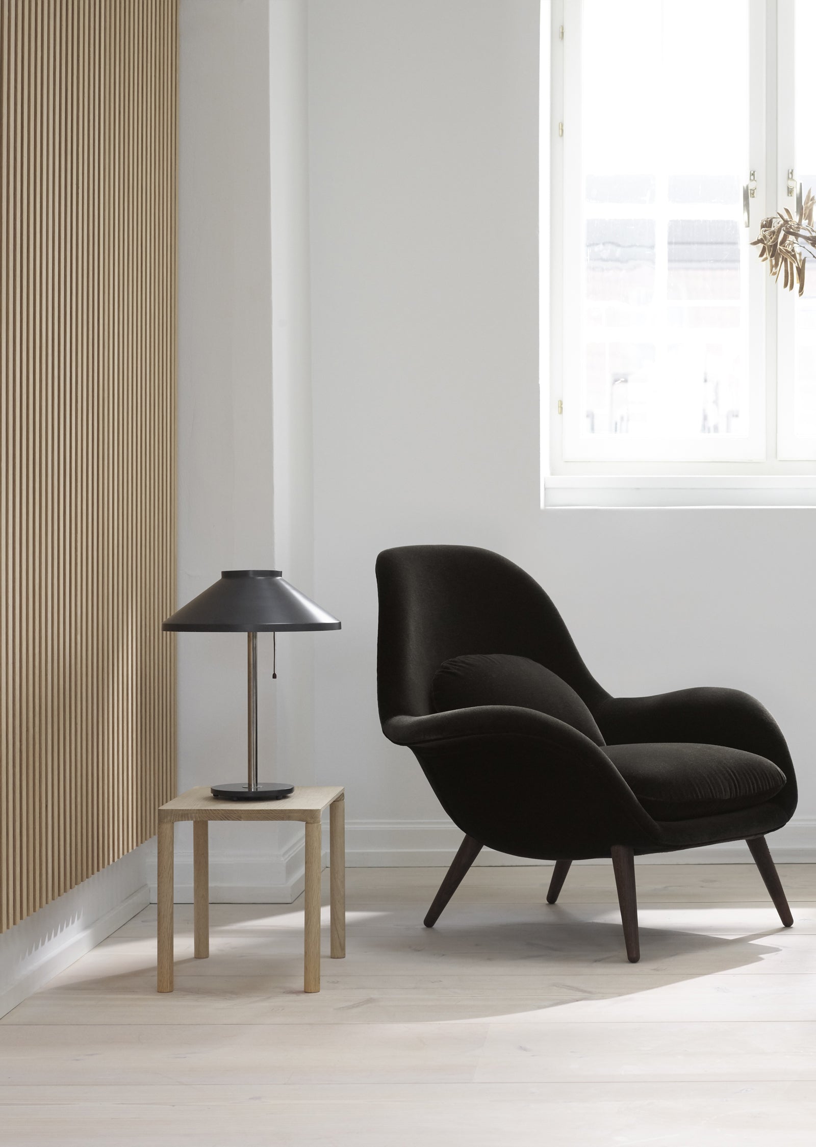 Piloti Side Table — Medium