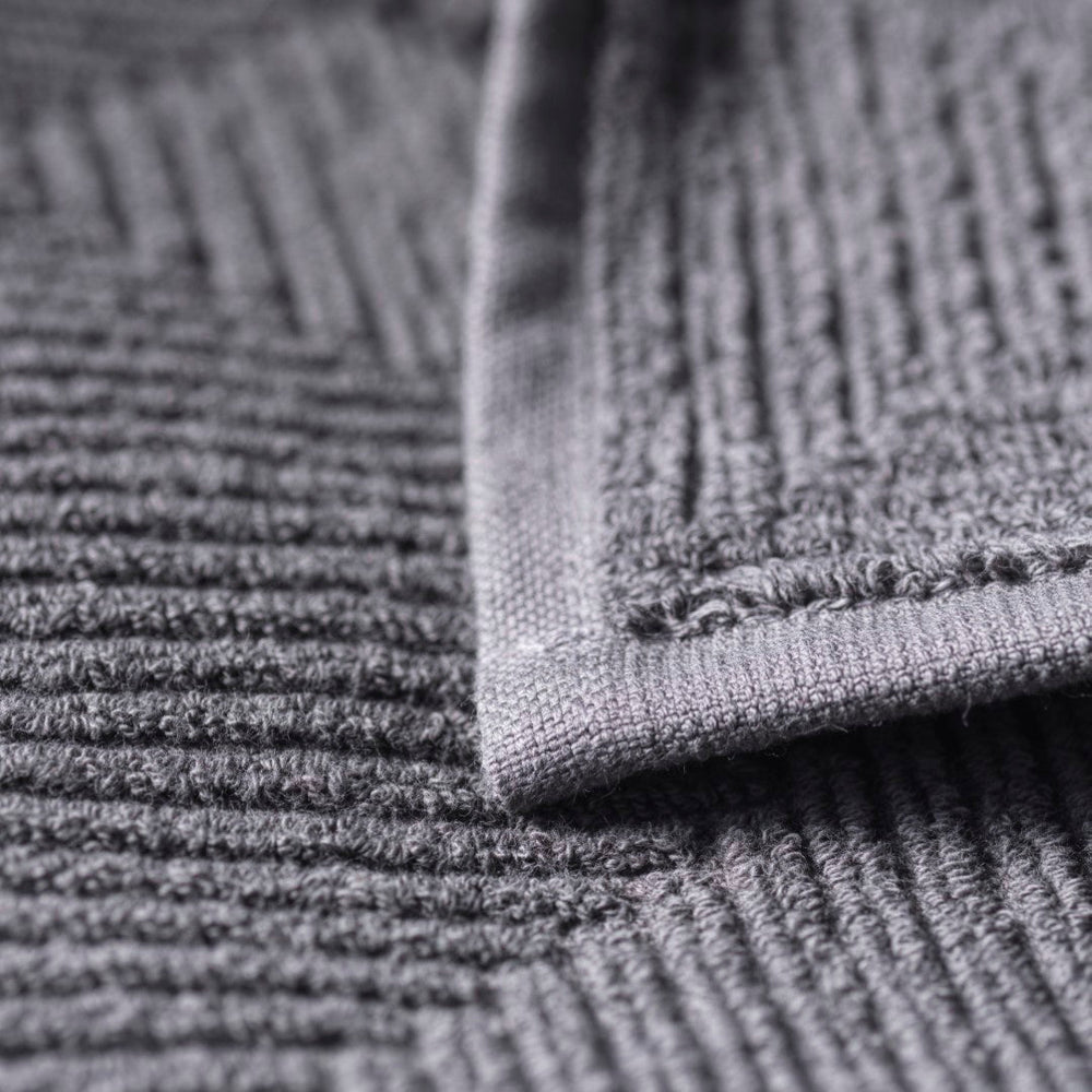 R33 Kirkeby Towel Set — Granite Grey
