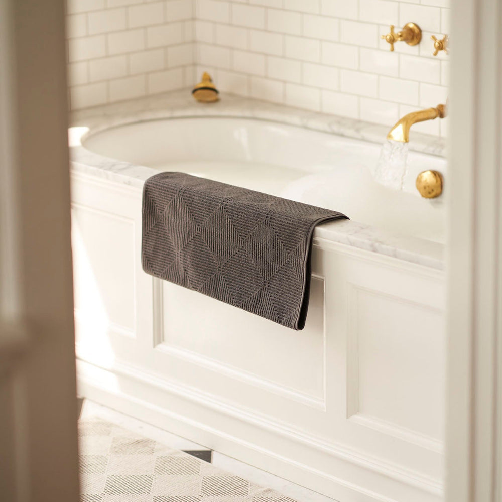 R33 Kirkeby Towel Set — Granite Grey