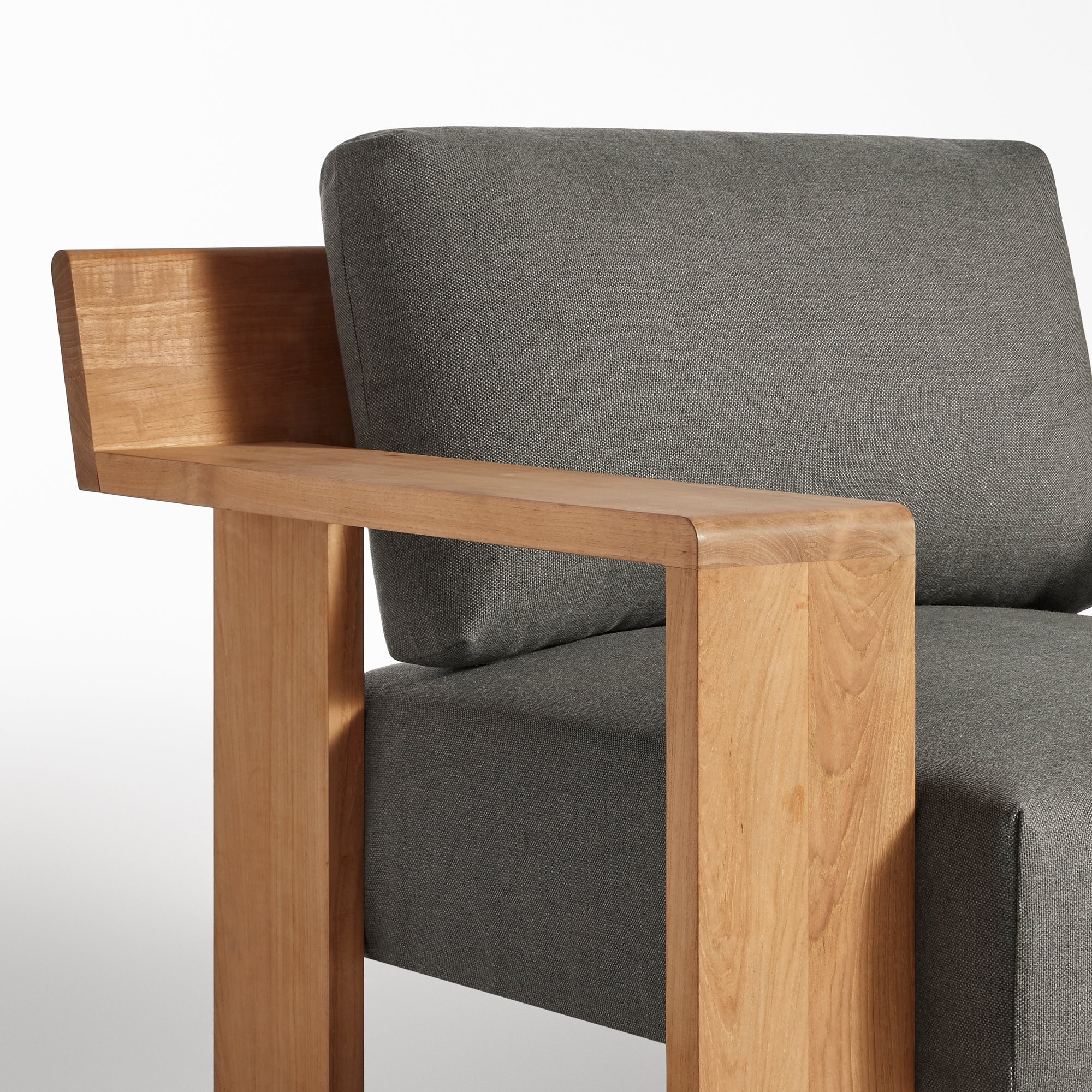 Ridge Lounge Chair — Outdoor