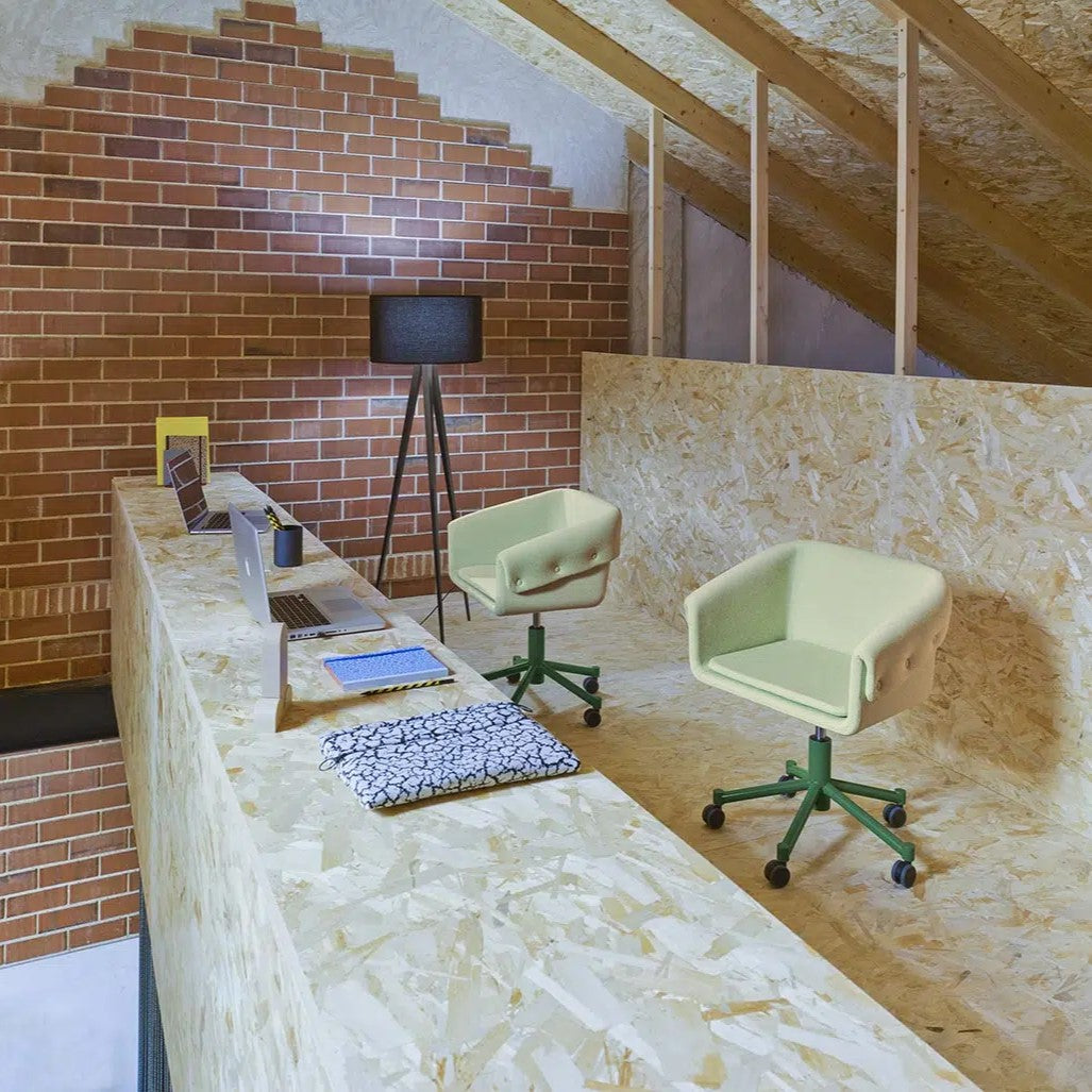 Collar Chair — Wheel Base