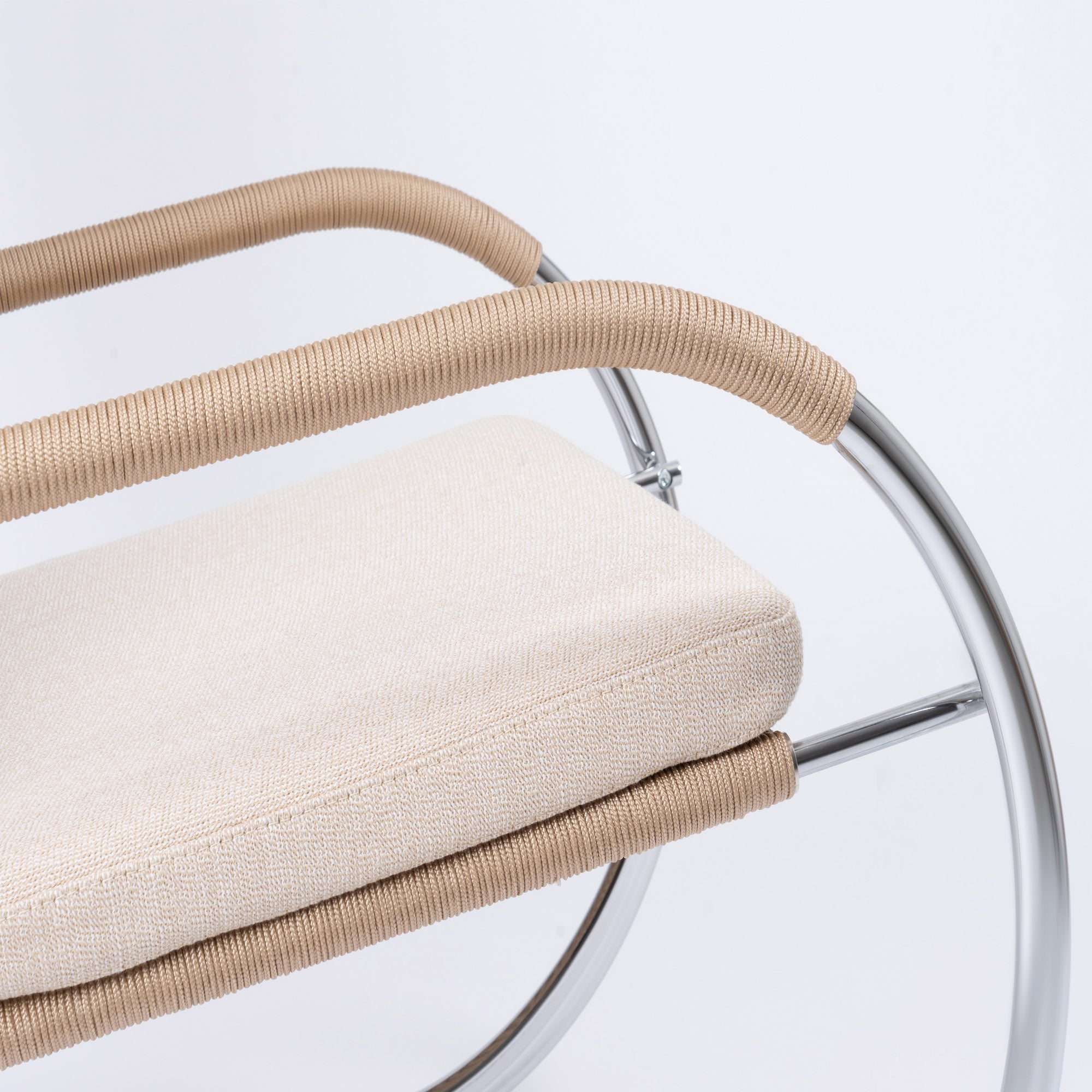 D35-1 Cantilever Lounge Chair