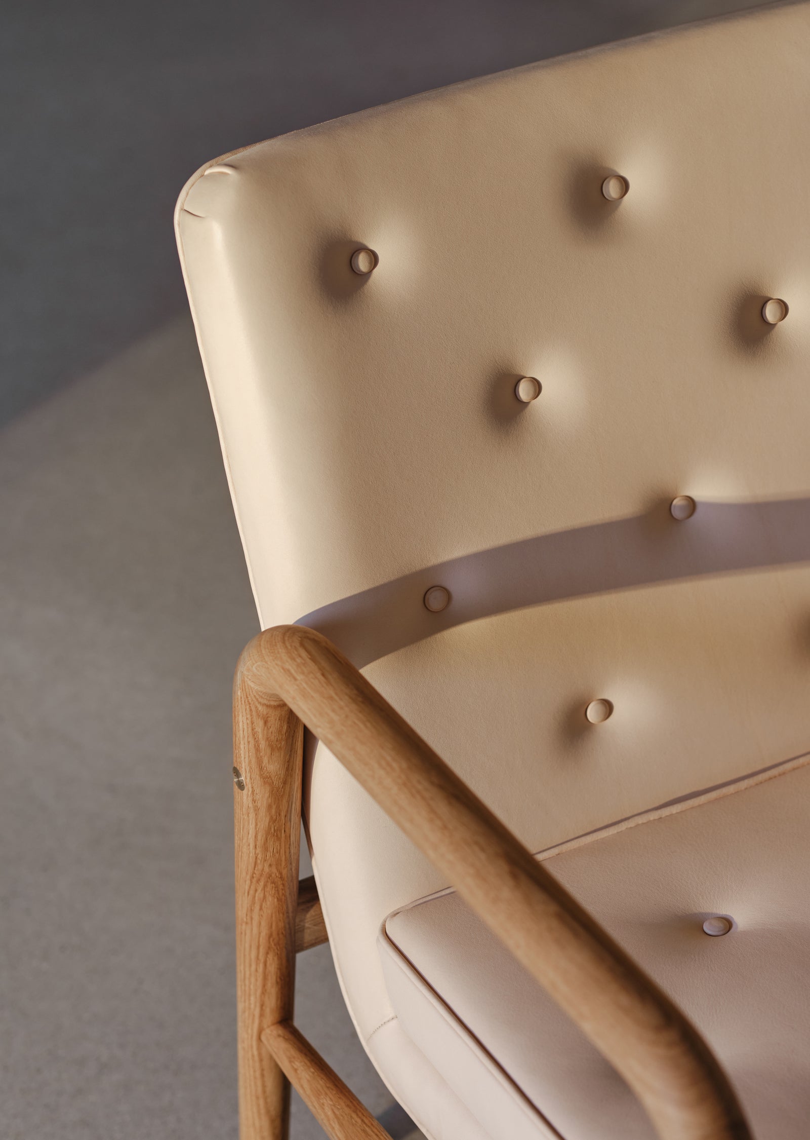 VLA76 Foyer Lounge Chair