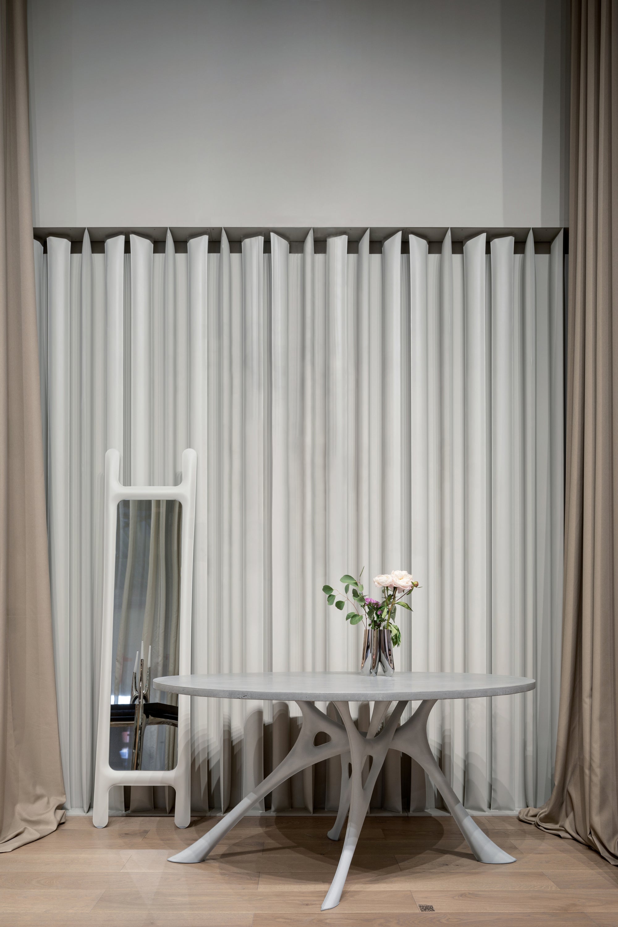 Drab Mirror