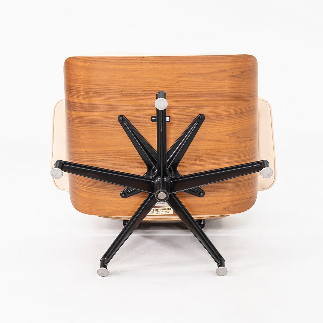 Eames Lounge Chair Model 670