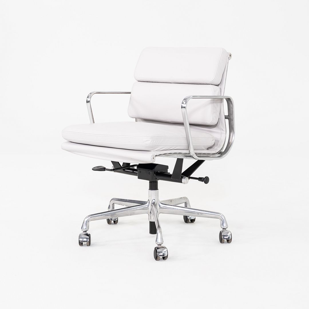 Soft Pad Management Desk Chair, EA435