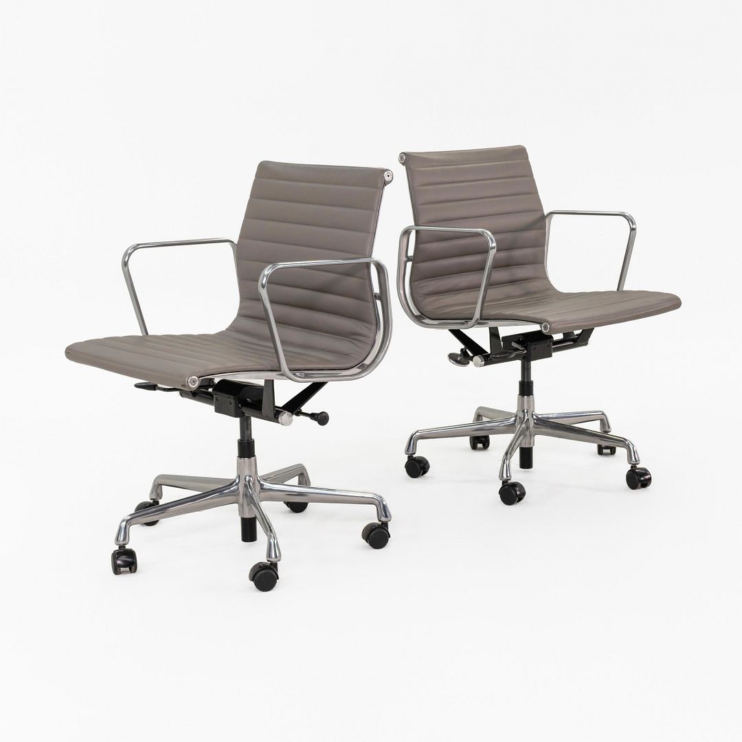 Aluminum Group Management Desk Chair, Model EA335