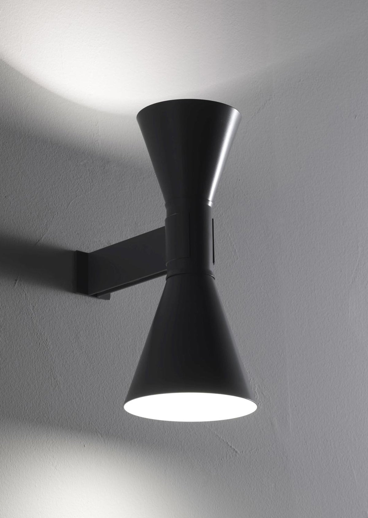 Applique de Marseille Wall Lamp