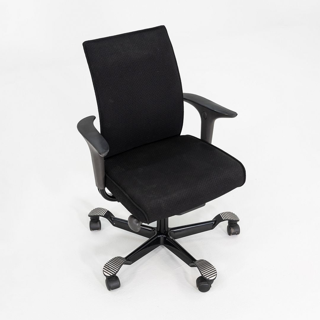 H05 Desk Chair