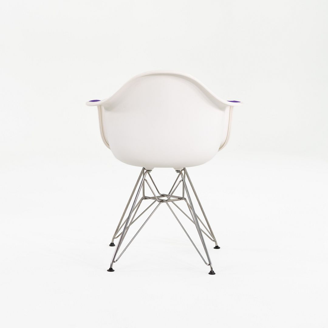 DAR Armchair