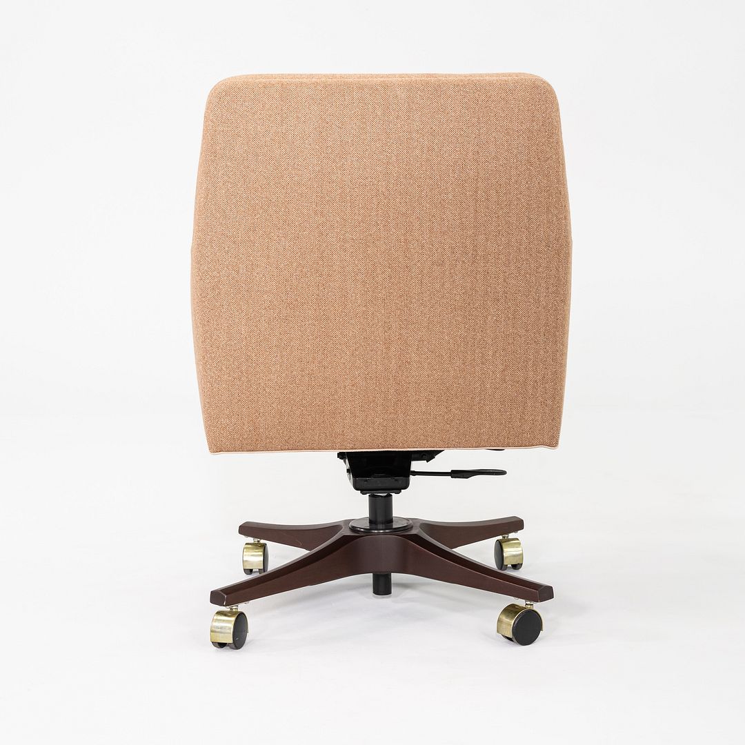 Executive Swivel Chair with Pneumatic Base