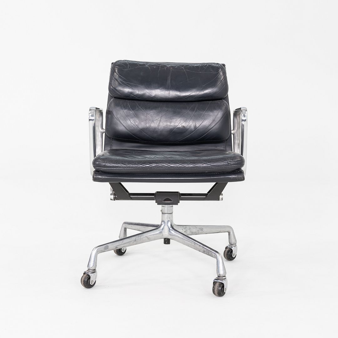 Soft Pad Management Chair, EA418