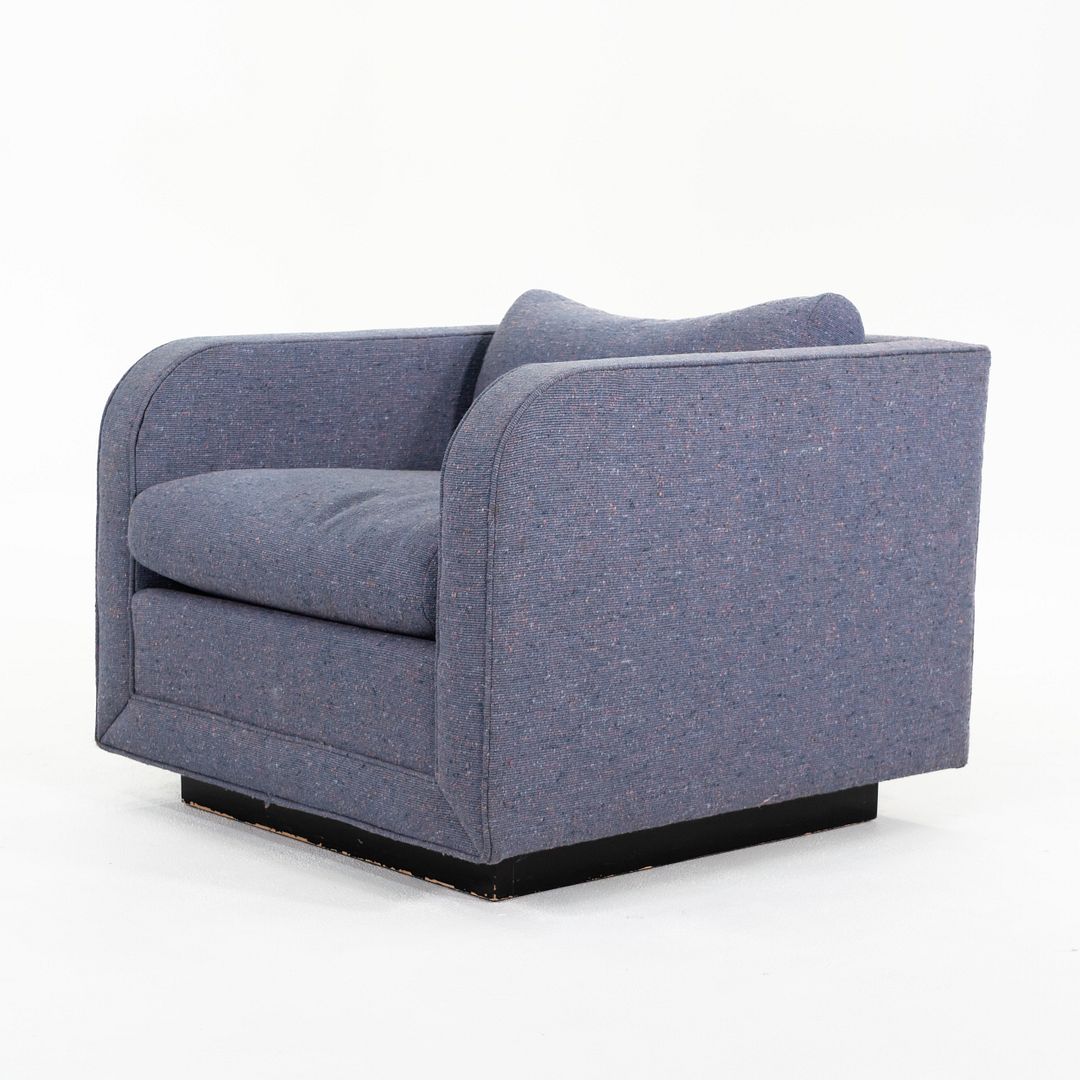 CH.86P Tuxedo Lounge Chair