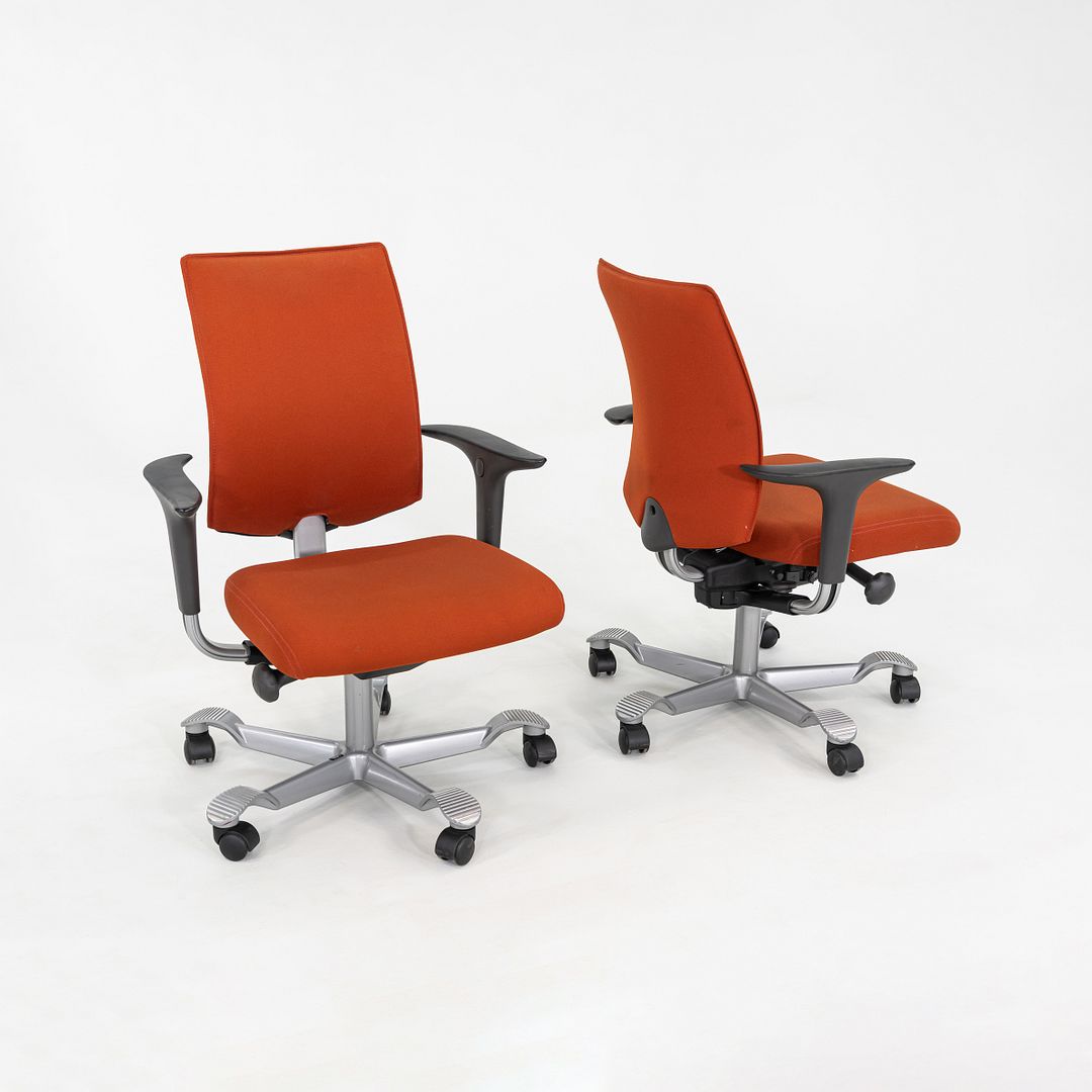 H05 Desk Chair