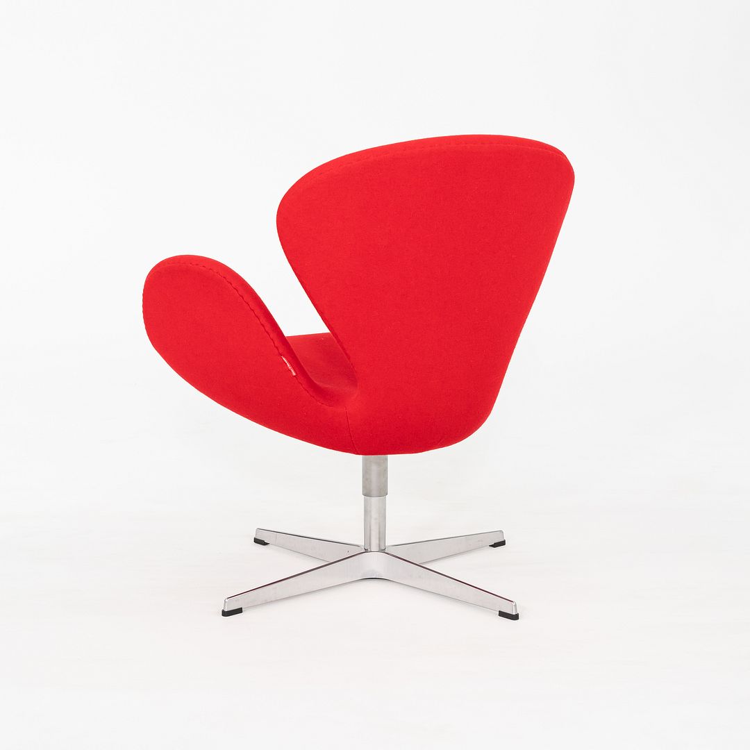 Swan Chair, Model 3320
