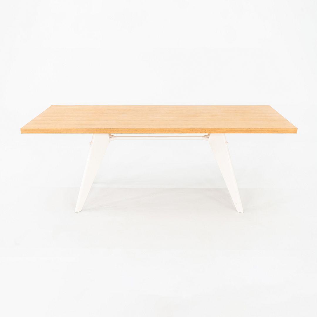 EM Dining Table